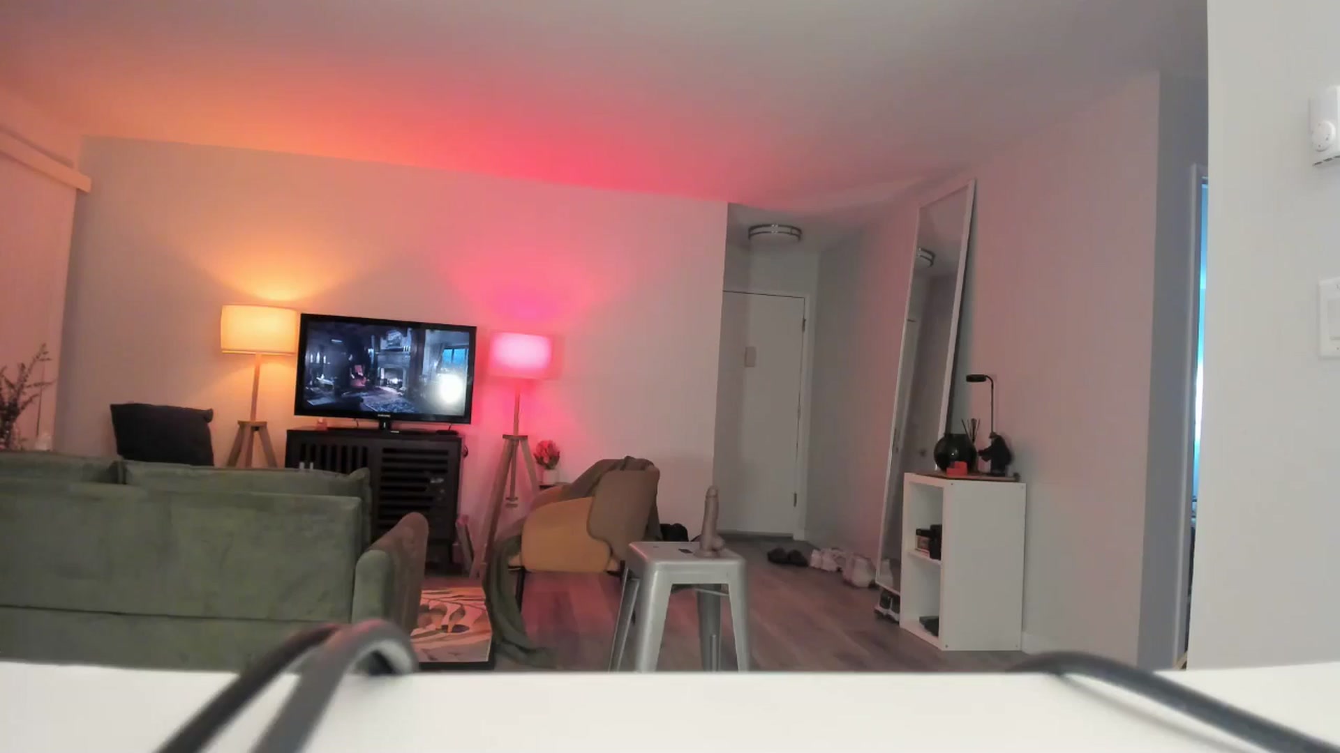 Gallery image thumbnail from Frankiiy_'s myfreecams stream on, 10/16/2024, 07:10 image 6 of 20