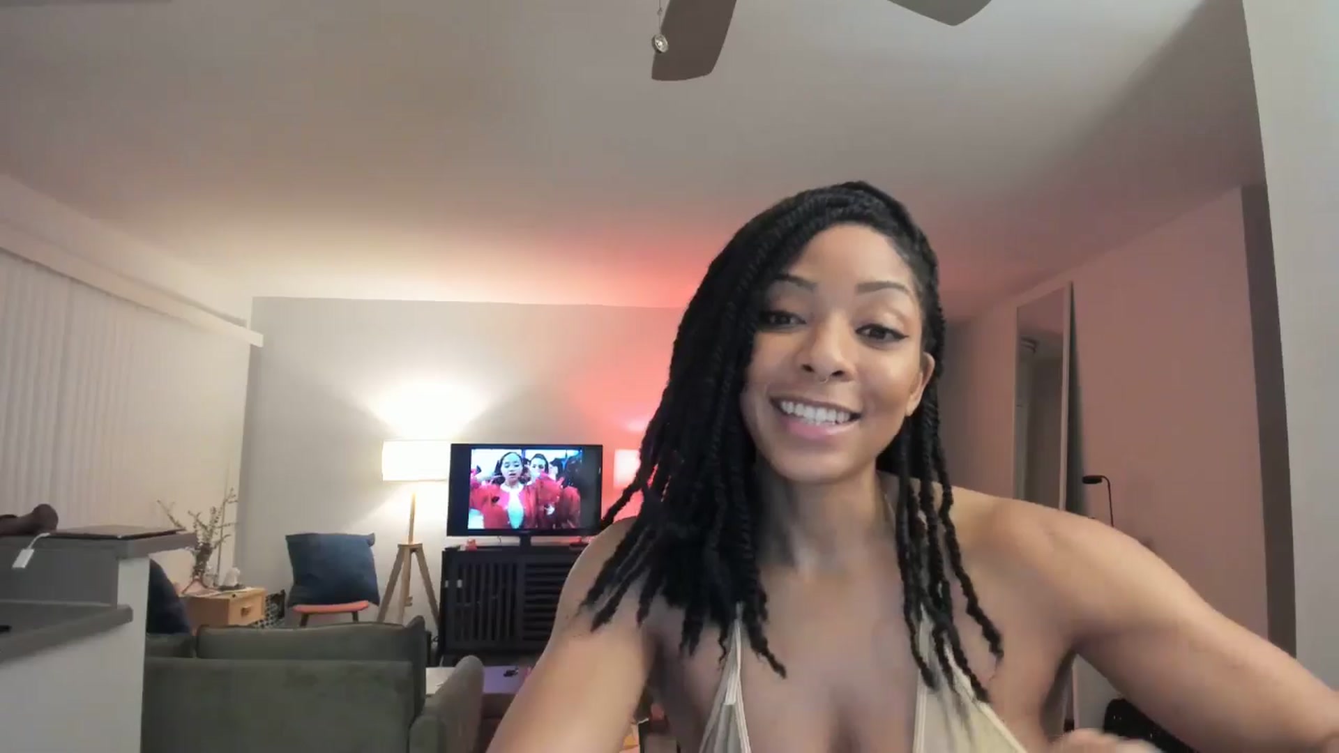 Gallery image thumbnail from Frankiiy_'s myfreecams stream on, 10/18/2024, 06:14 image 14 of 20