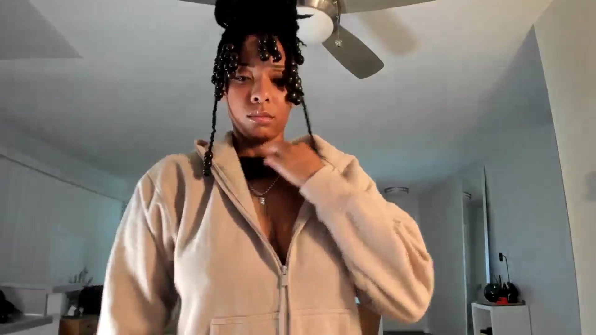 Gallery image thumbnail from Frankiiy_'s myfreecams stream on, 11/06/2024, 10:53 image 19 of 20