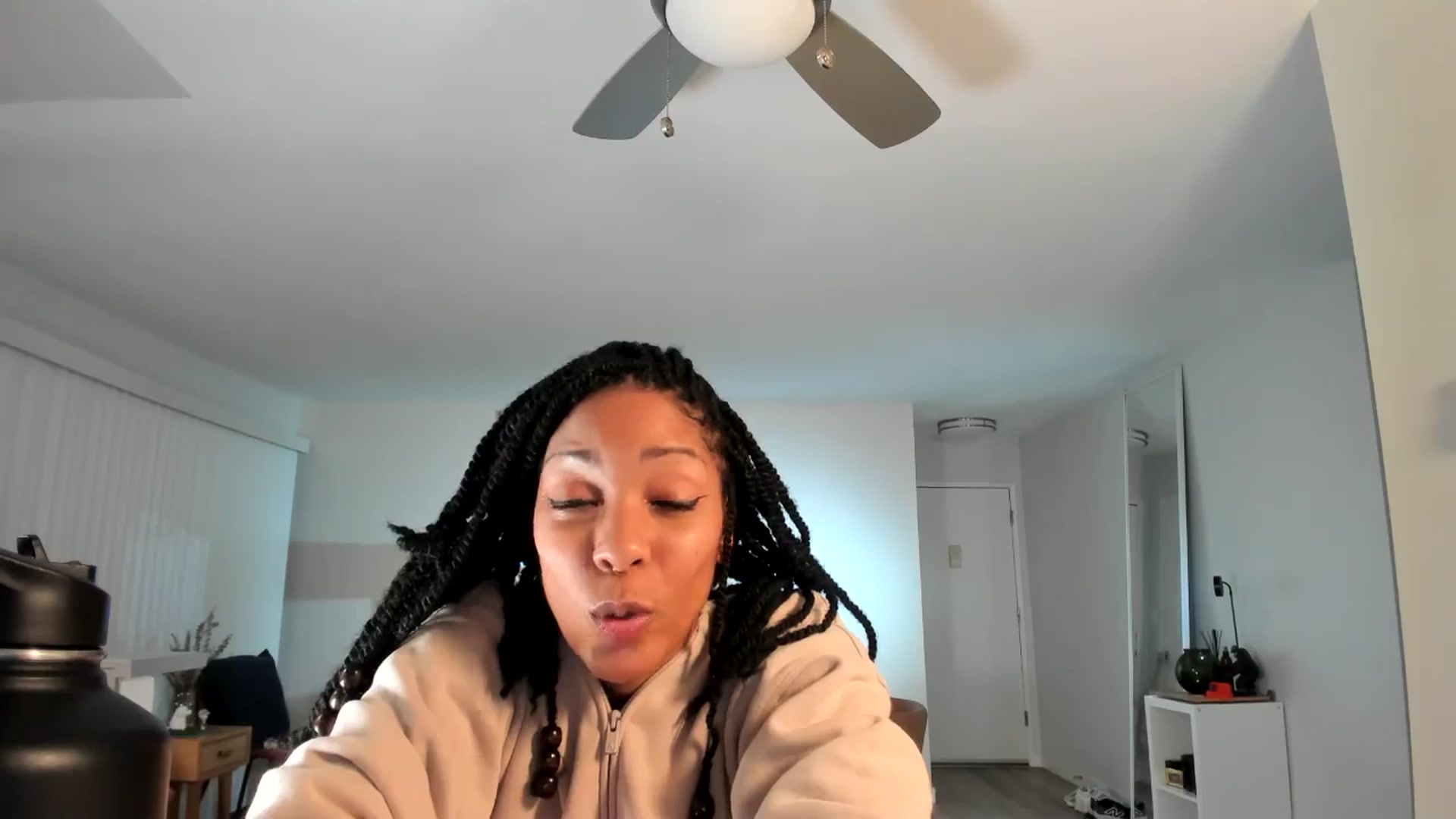 Gallery image thumbnail from Frankiiy_'s myfreecams stream on, 11/06/2024, 11:45 image 13 of 20