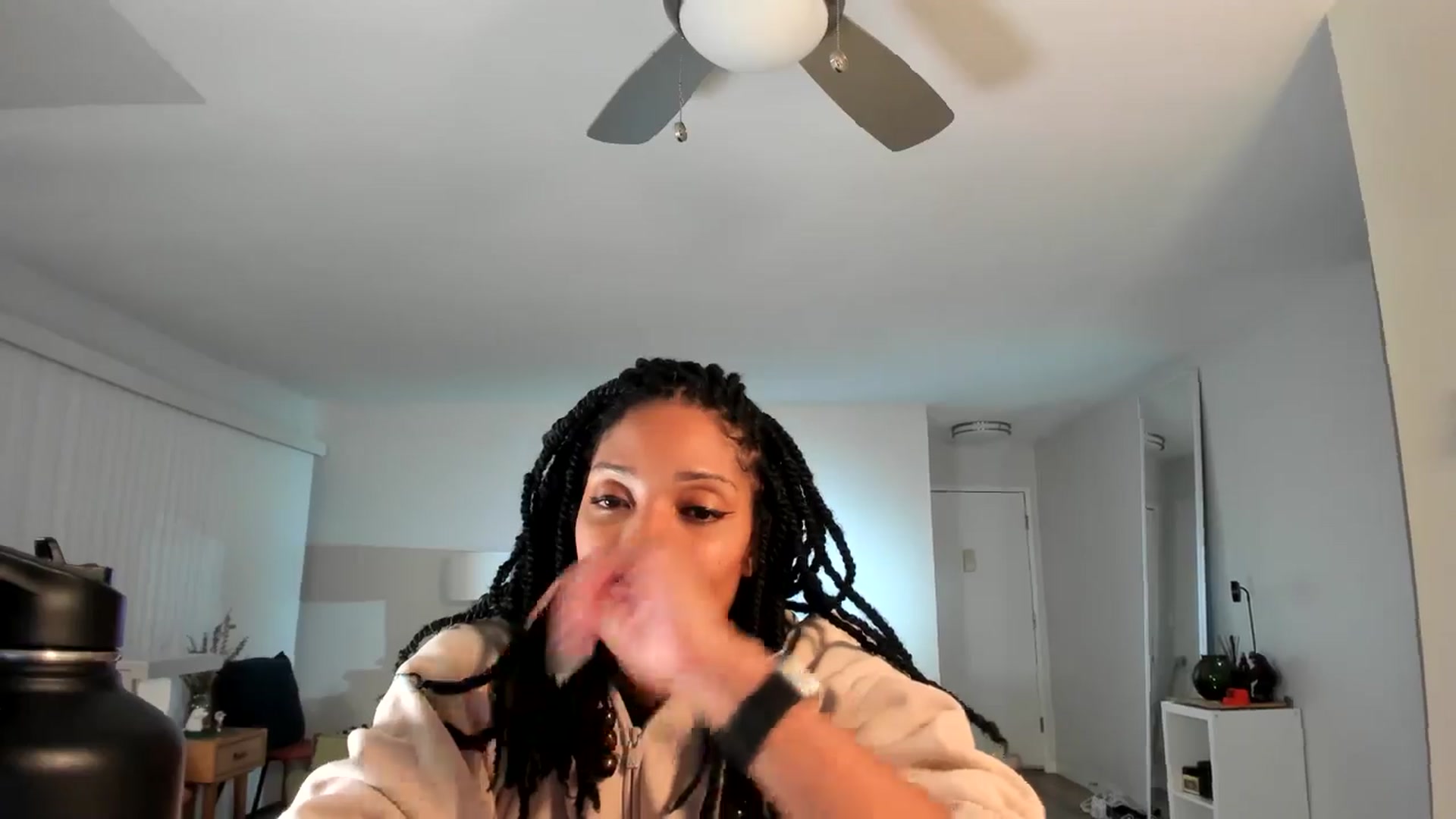 Gallery image thumbnail from Frankiiy_'s myfreecams stream on, 11/06/2024, 11:45 image 14 of 20