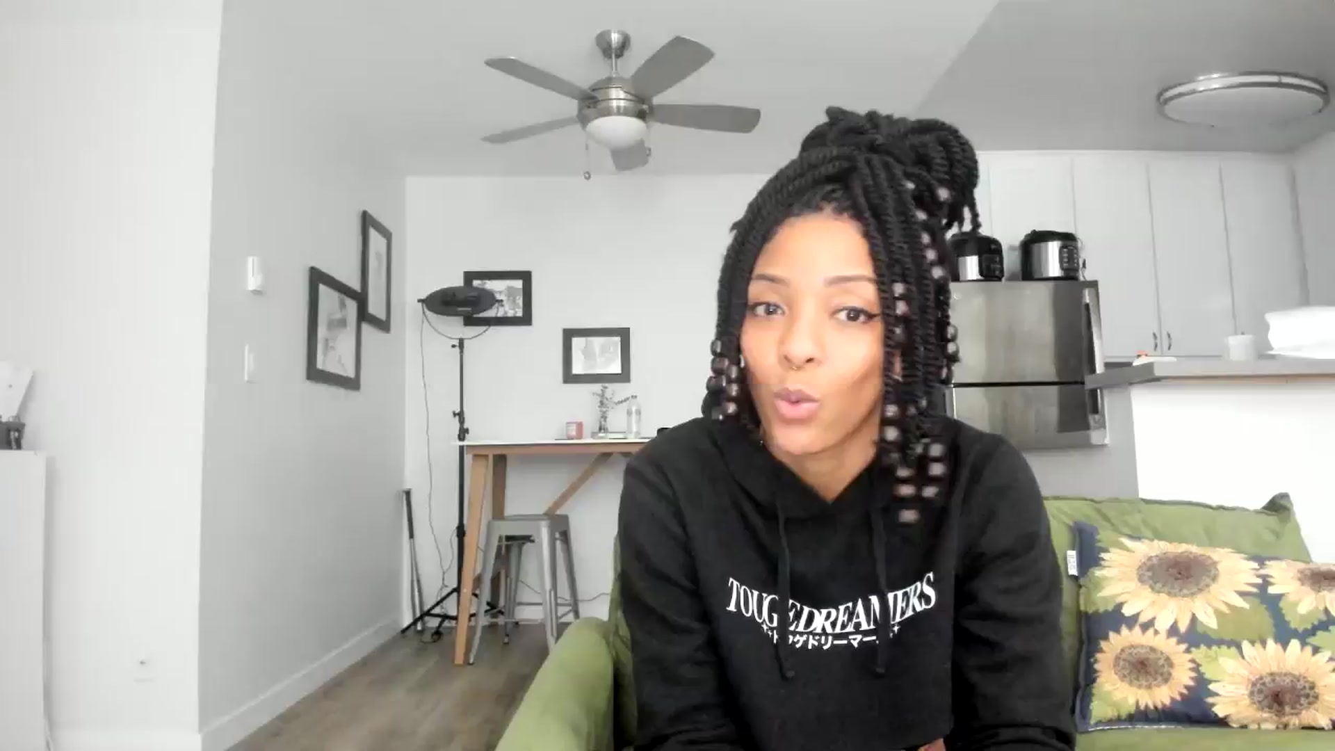 Gallery image thumbnail from Frankiiy_'s myfreecams stream on, 11/07/2024, 10:32 image 16 of 20