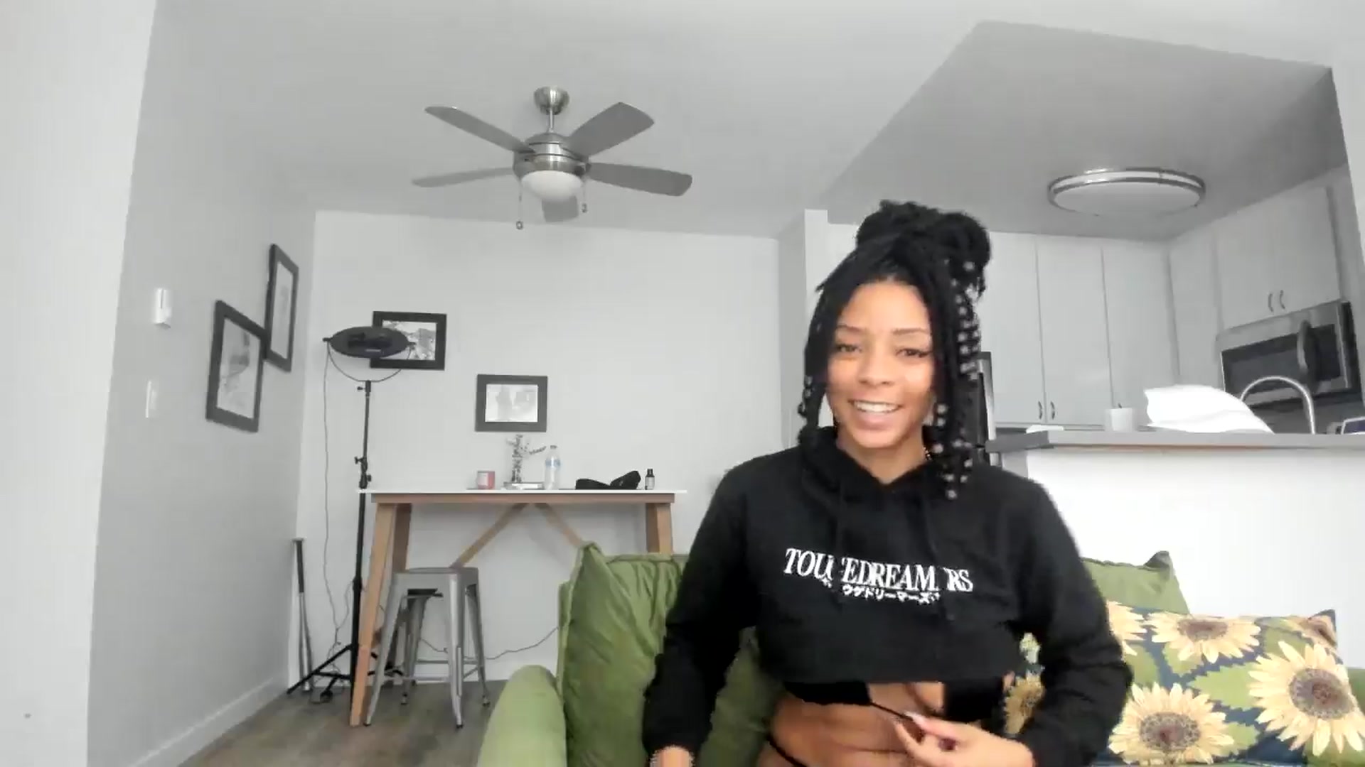 Gallery image thumbnail from Frankiiy_'s myfreecams stream on, 11/07/2024, 10:32 image 4 of 20