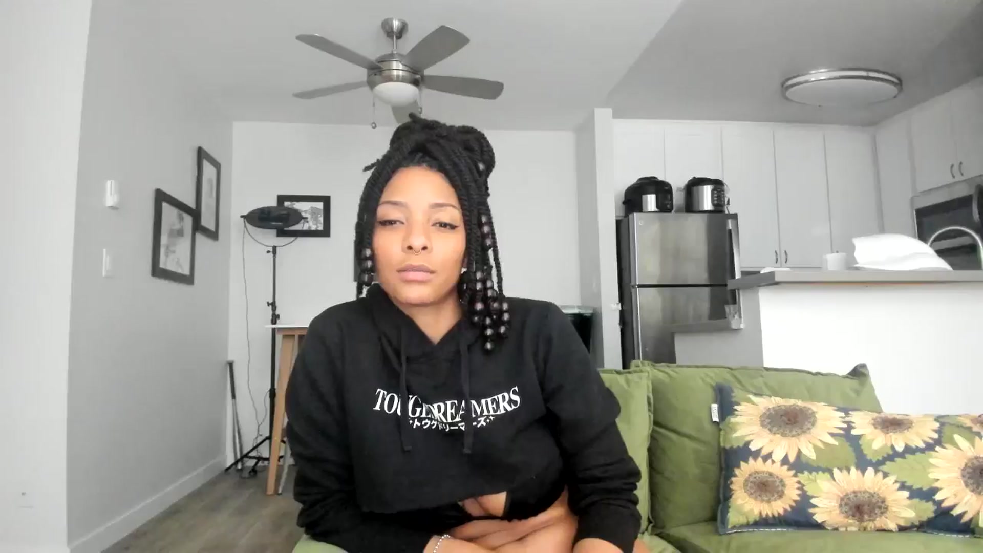 Gallery image thumbnail from Frankiiy_'s myfreecams stream on, 11/07/2024, 10:32 image 11 of 20