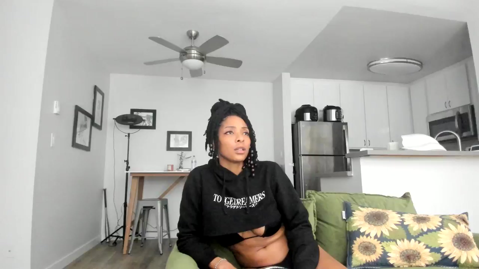 Gallery image thumbnail from Frankiiy_'s myfreecams stream on, 11/07/2024, 10:32 image 1 of 20