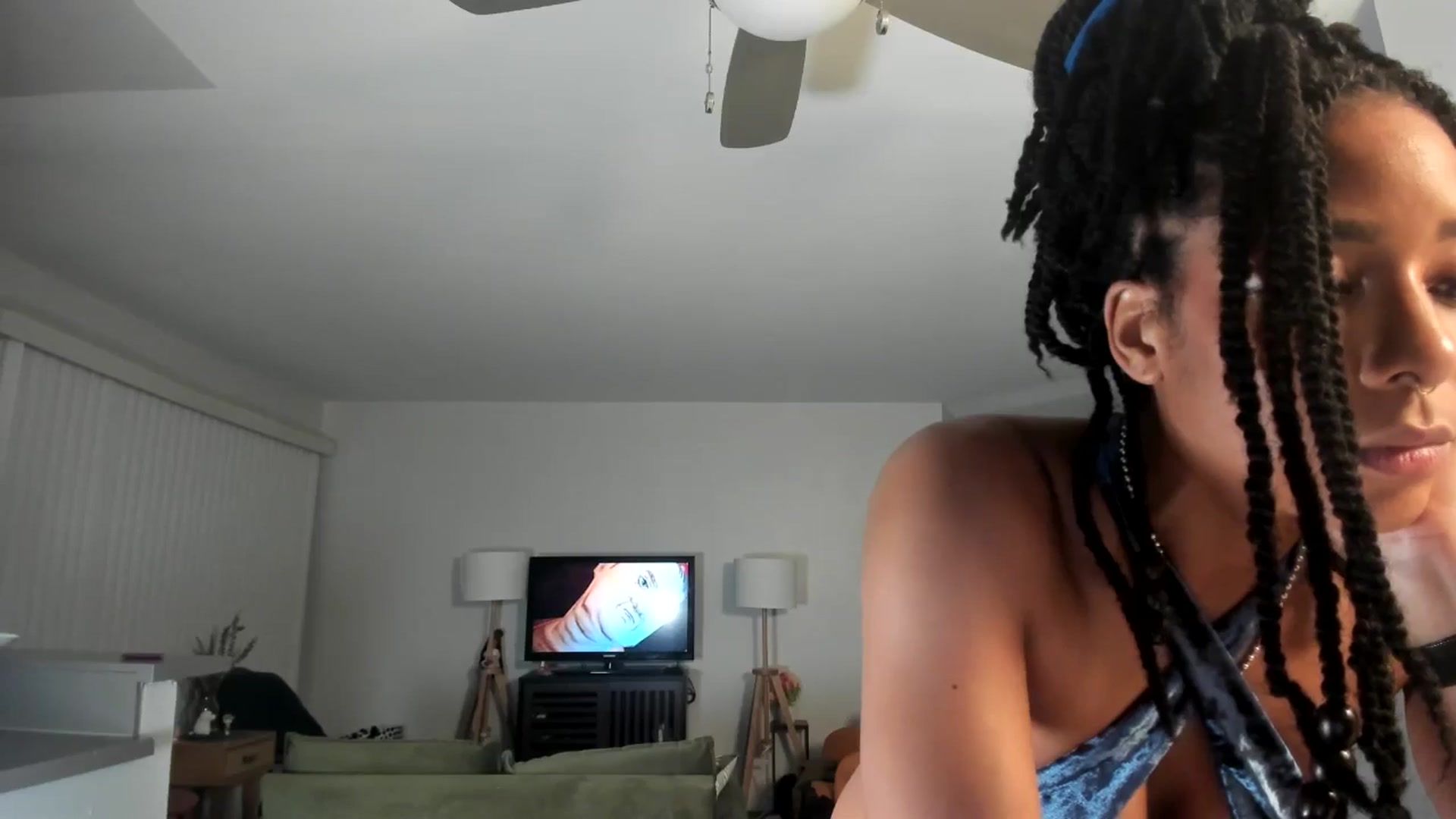 Gallery image thumbnail from Frankiiy_'s myfreecams stream on, 11/14/2024, 10:11 image 3 of 20