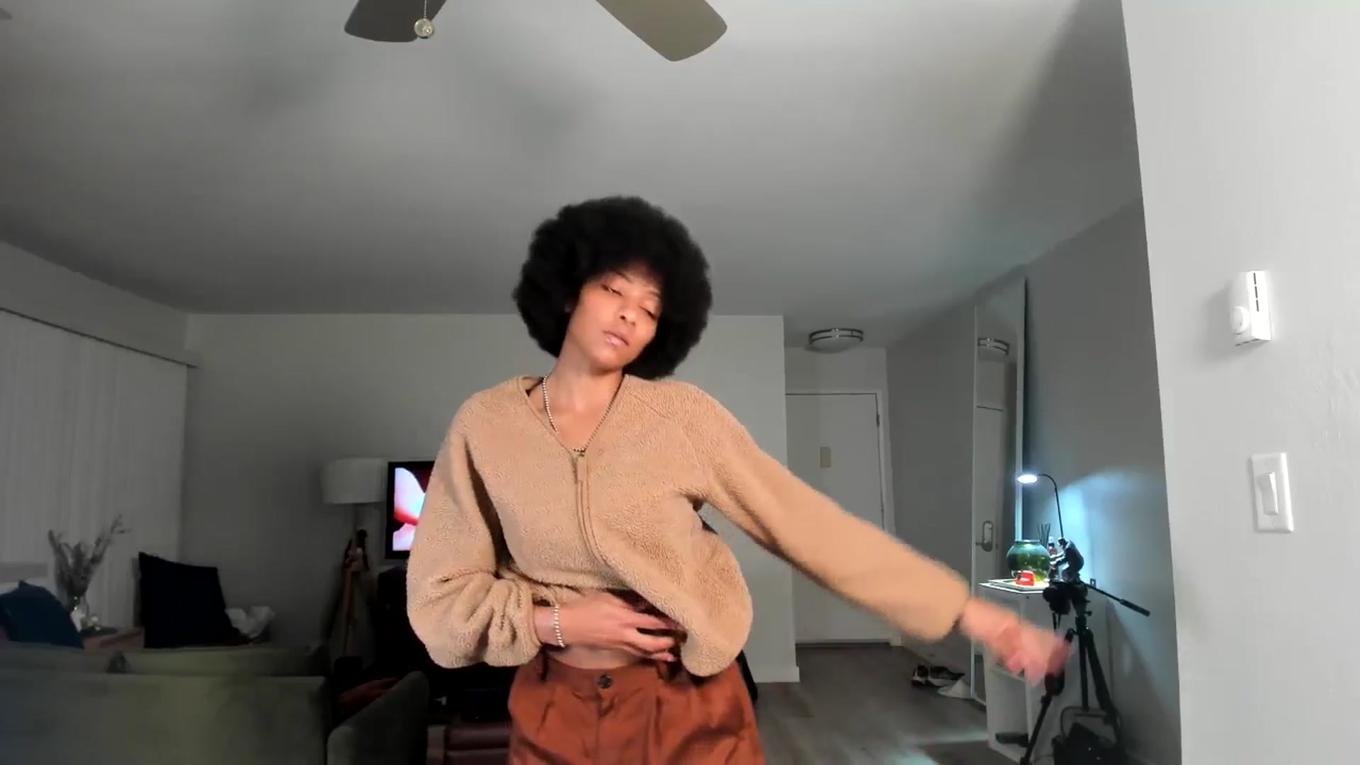 Gallery image thumbnail from Frankiiy_'s myfreecams stream on, 11/27/2024, 11:45 image 2 of 20