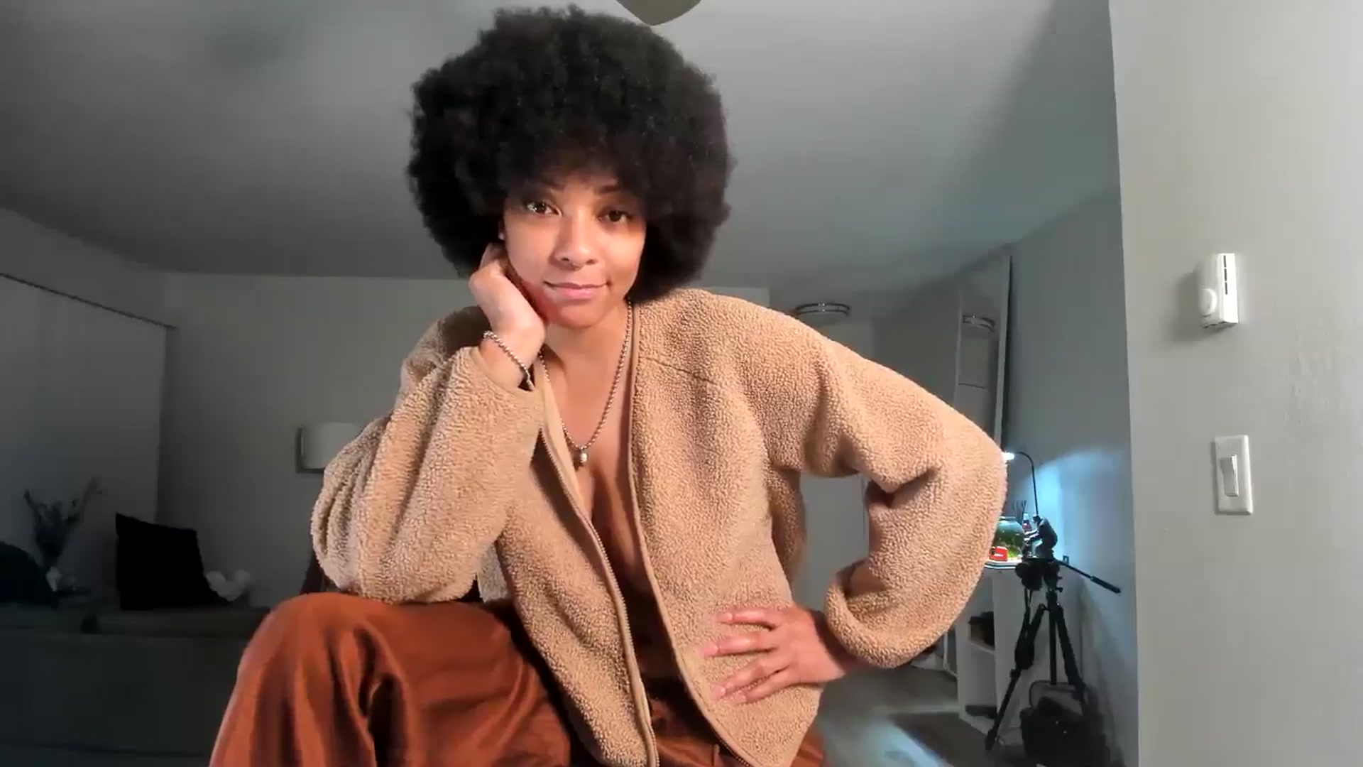 Gallery image thumbnail from Frankiiy_'s myfreecams stream on, 11/27/2024, 11:45 image 6 of 20