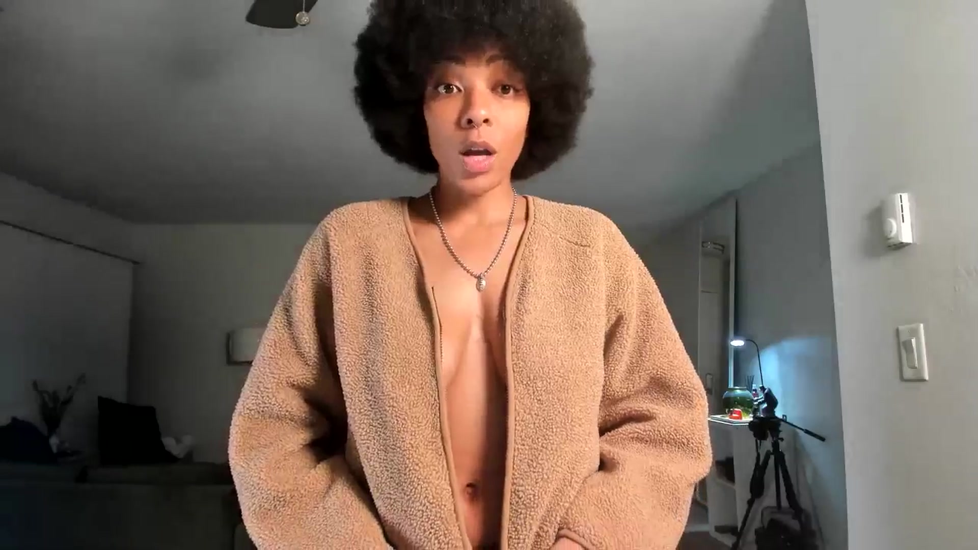 Gallery image thumbnail from Frankiiy_'s myfreecams stream on, 11/27/2024, 11:45 image 4 of 20