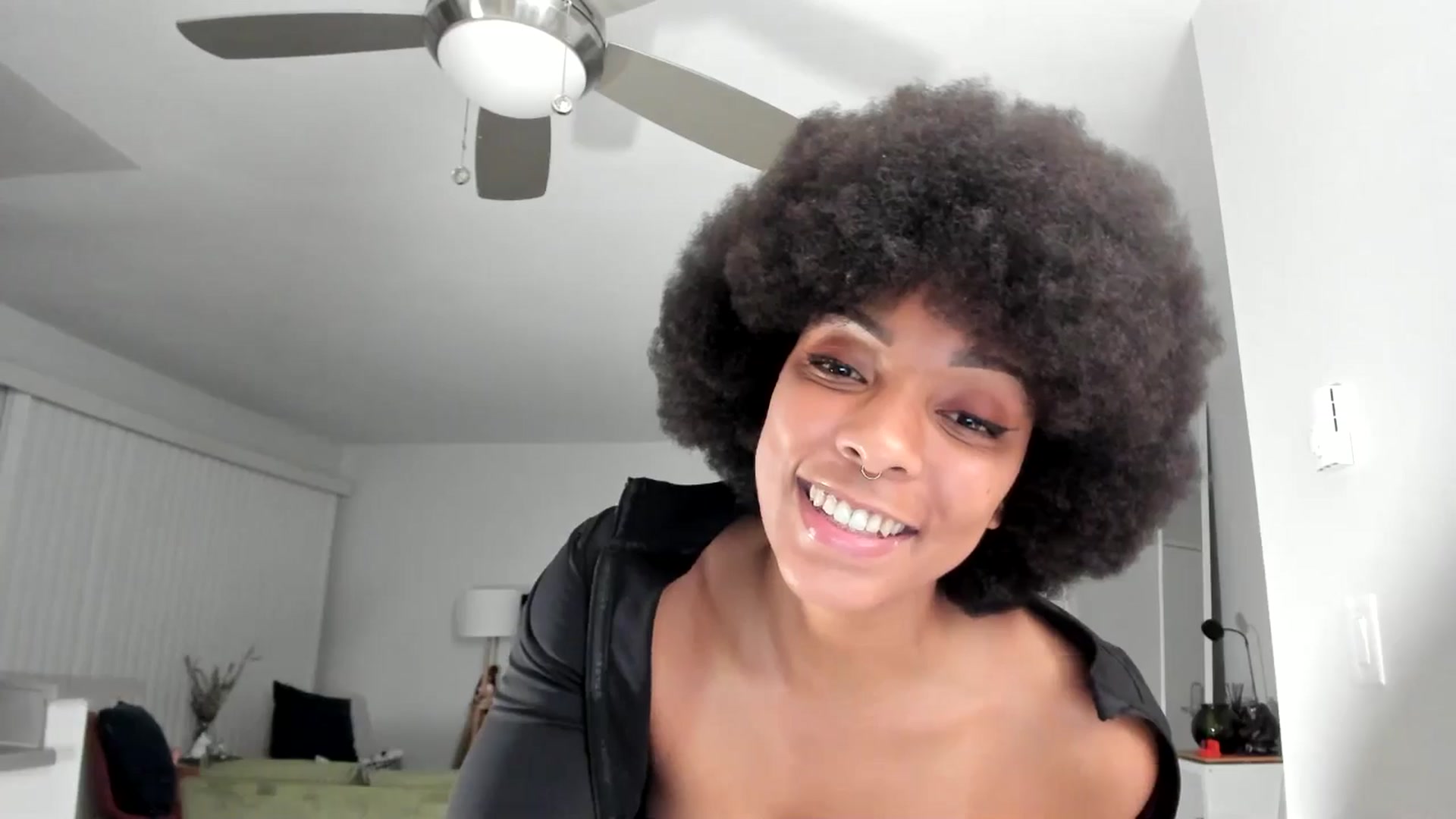 Gallery image thumbnail from Frankiiy_'s myfreecams stream on, 12/04/2024, 07:39 image 17 of 20