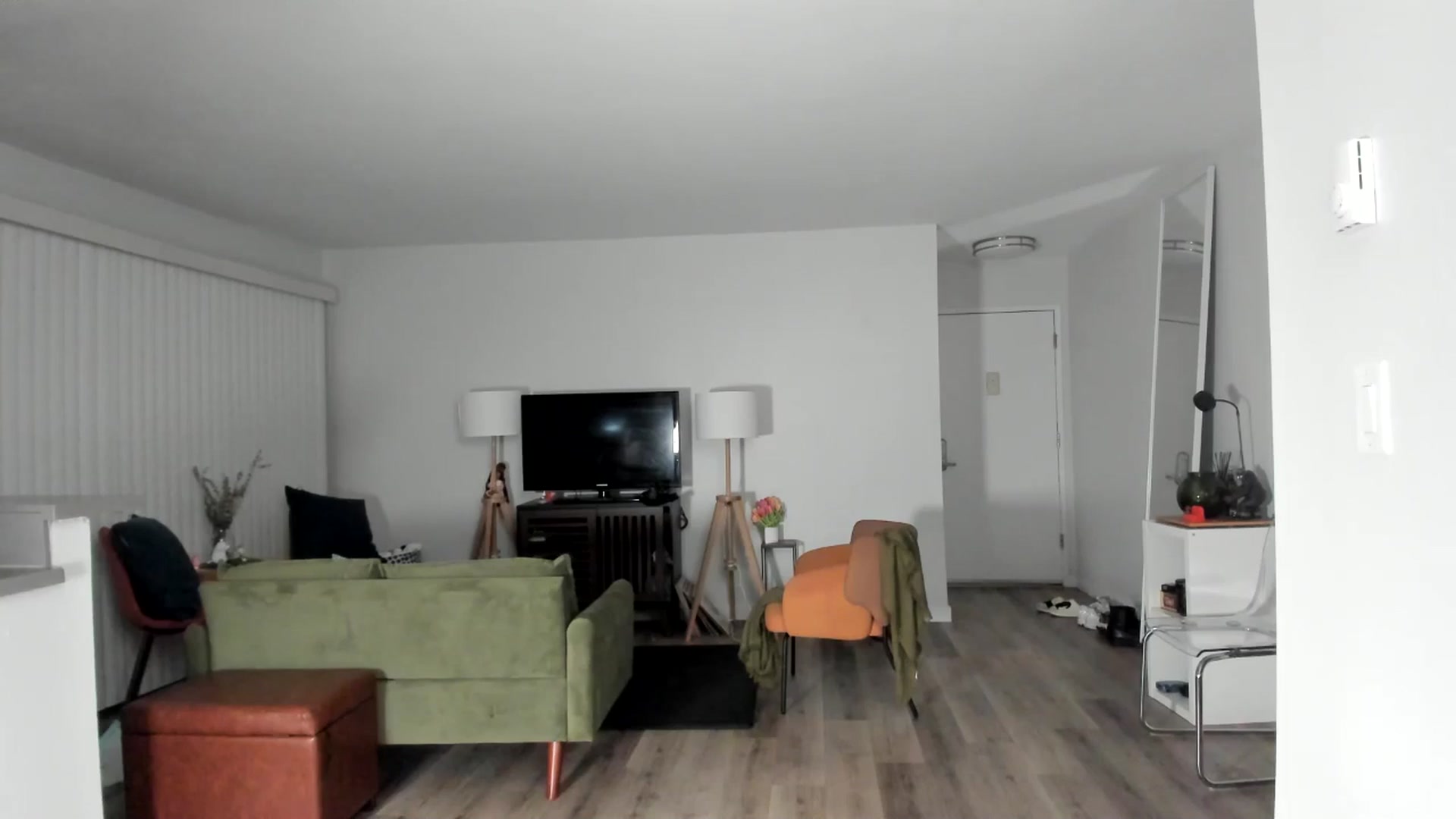 Gallery image thumbnail from Frankiiy_'s myfreecams stream on, 12/04/2024, 08:17 image 6 of 20
