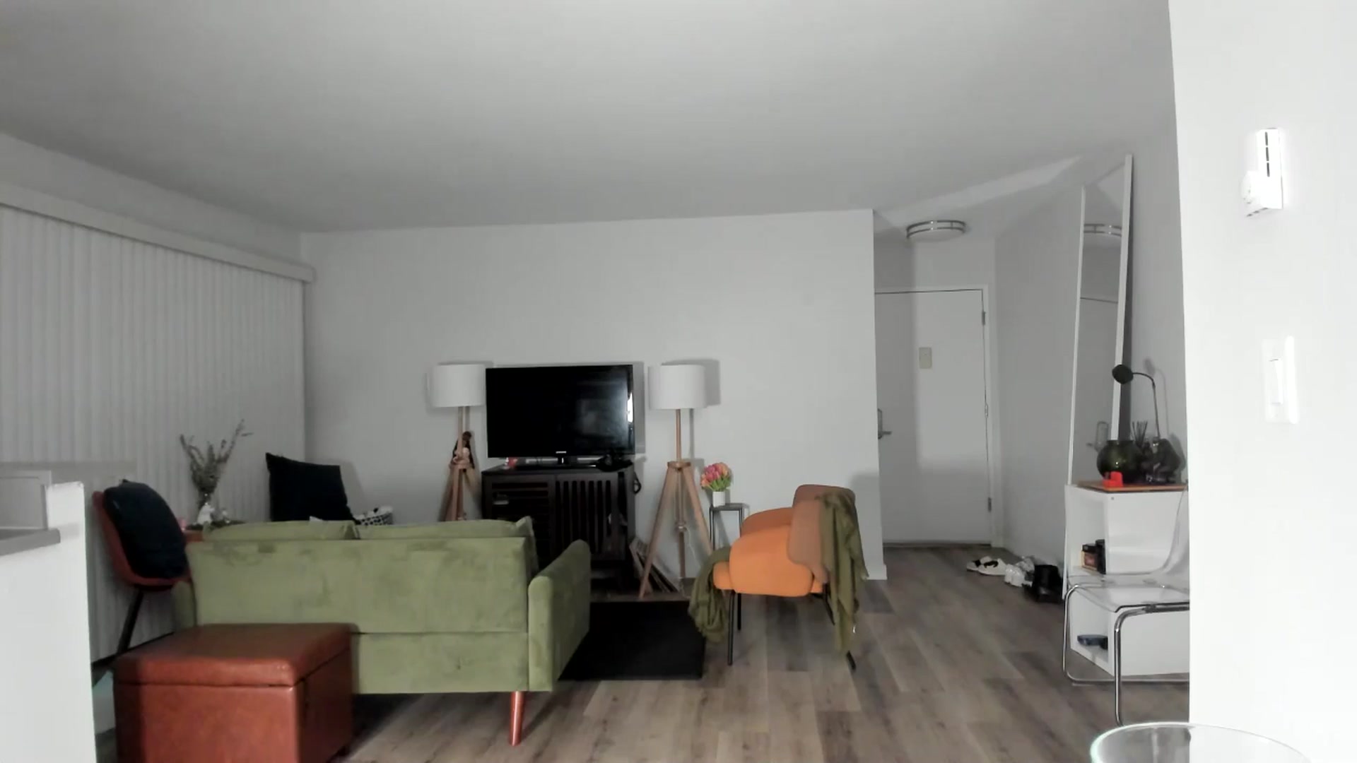 Gallery image thumbnail from Frankiiy_'s myfreecams stream on, 12/04/2024, 08:17 image 14 of 20