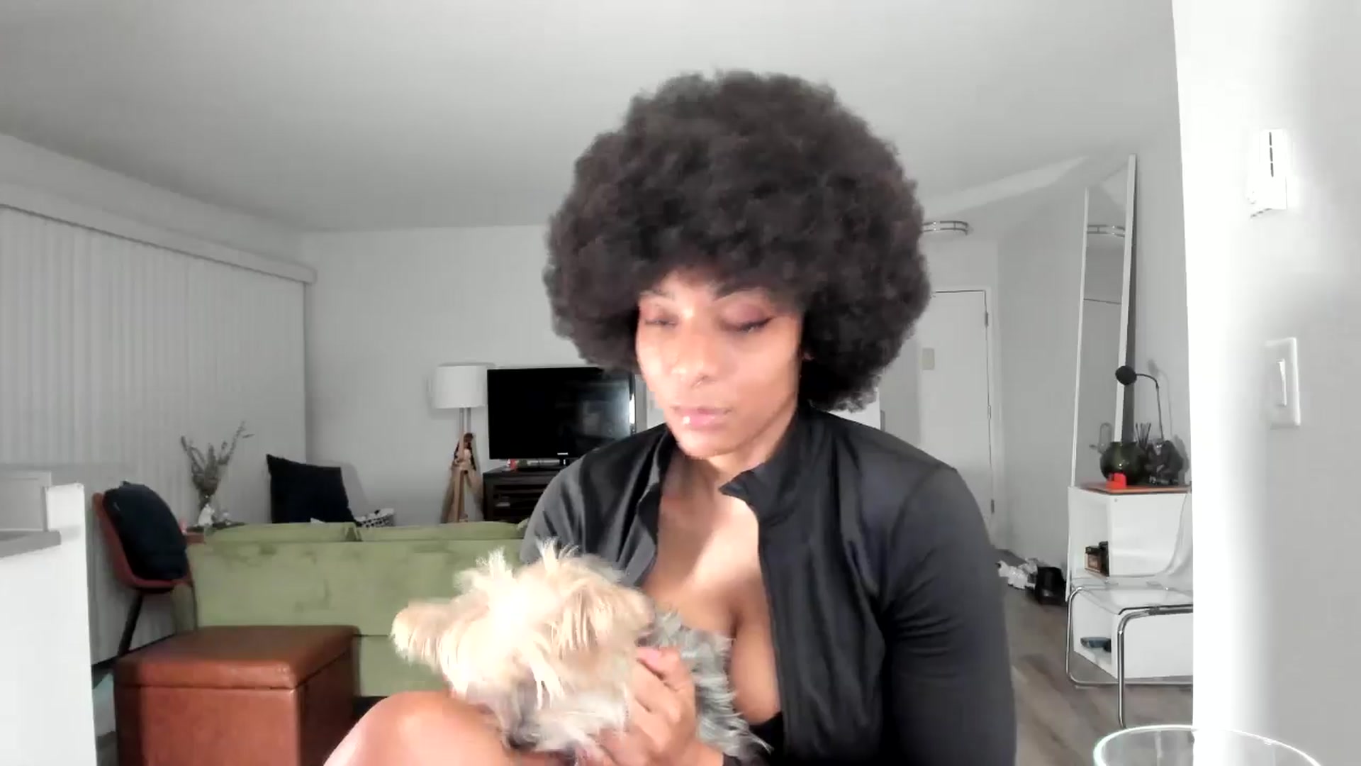 Gallery image thumbnail from Frankiiy_'s myfreecams stream on, 12/04/2024, 08:17 image 7 of 20