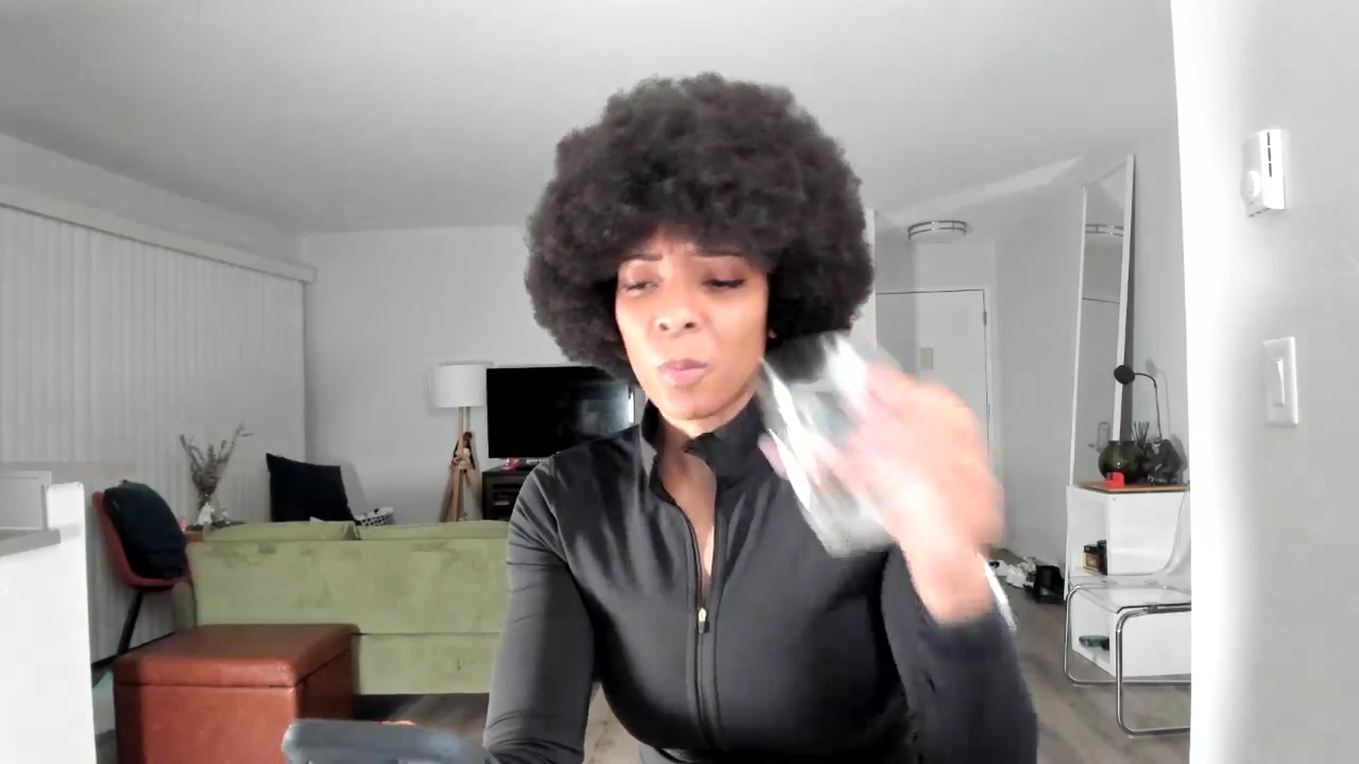 Gallery image thumbnail from Frankiiy_'s myfreecams stream on, 12/04/2024, 08:17 image 17 of 20