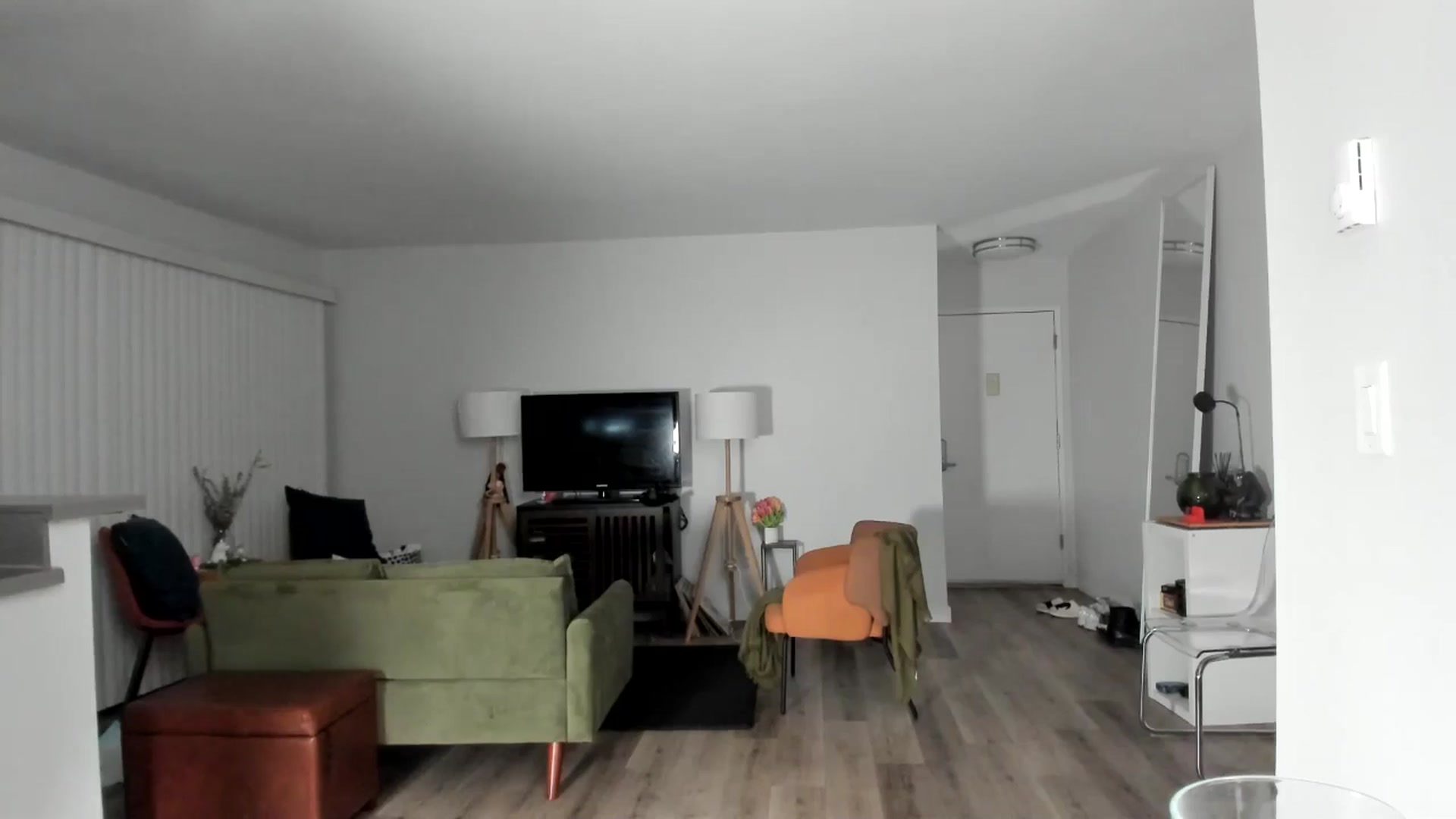 Gallery image thumbnail from Frankiiy_'s myfreecams stream on, 12/04/2024, 08:17 image 15 of 20