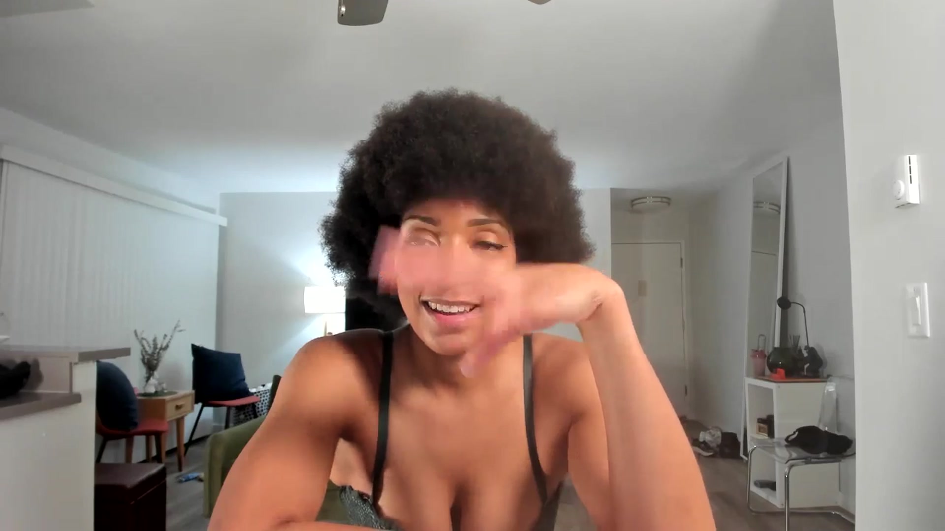 Gallery image thumbnail from Frankiiy_'s myfreecams stream on, 12/05/2024, 10:32 image 18 of 20