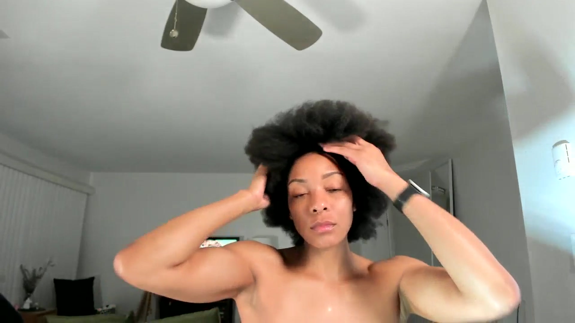 Gallery image thumbnail from Frankiiy_'s myfreecams stream on, 12/11/2024, 10:34 image 13 of 20