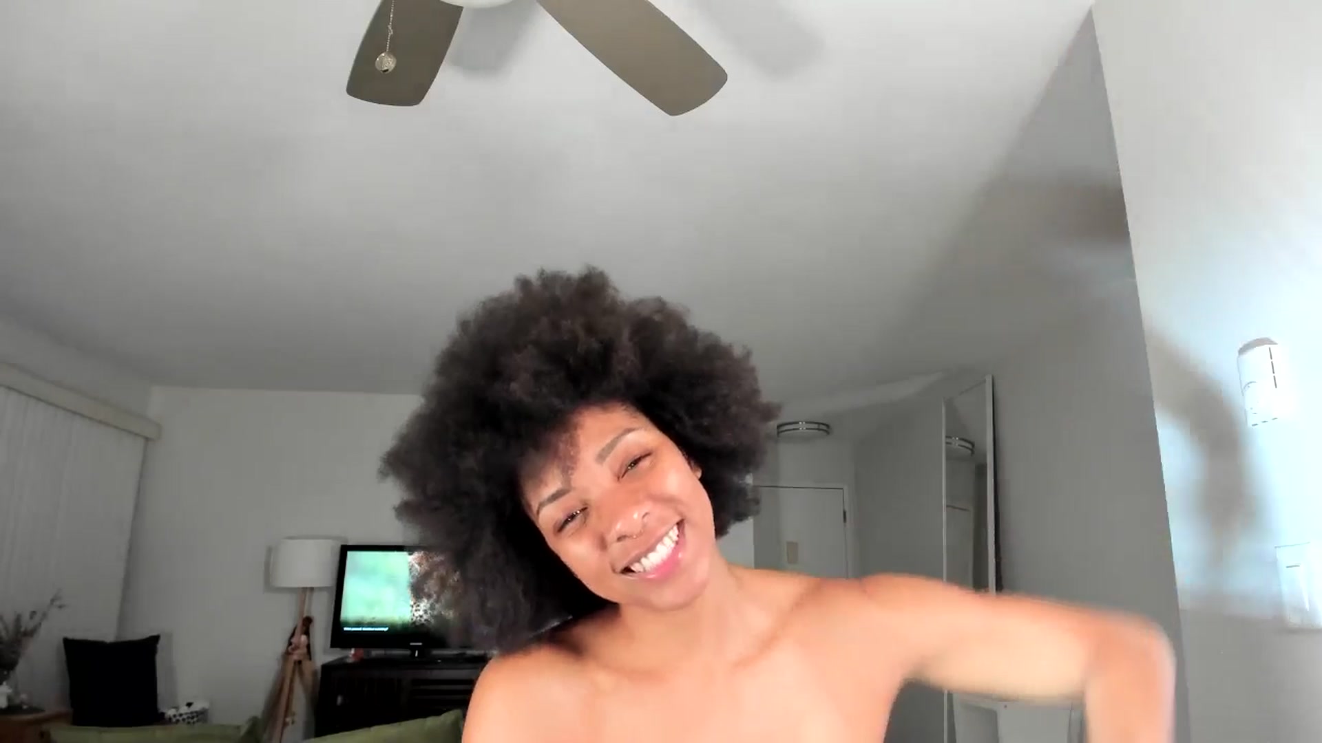 Gallery image thumbnail from Frankiiy_'s myfreecams stream on, 12/11/2024, 10:34 image 15 of 20