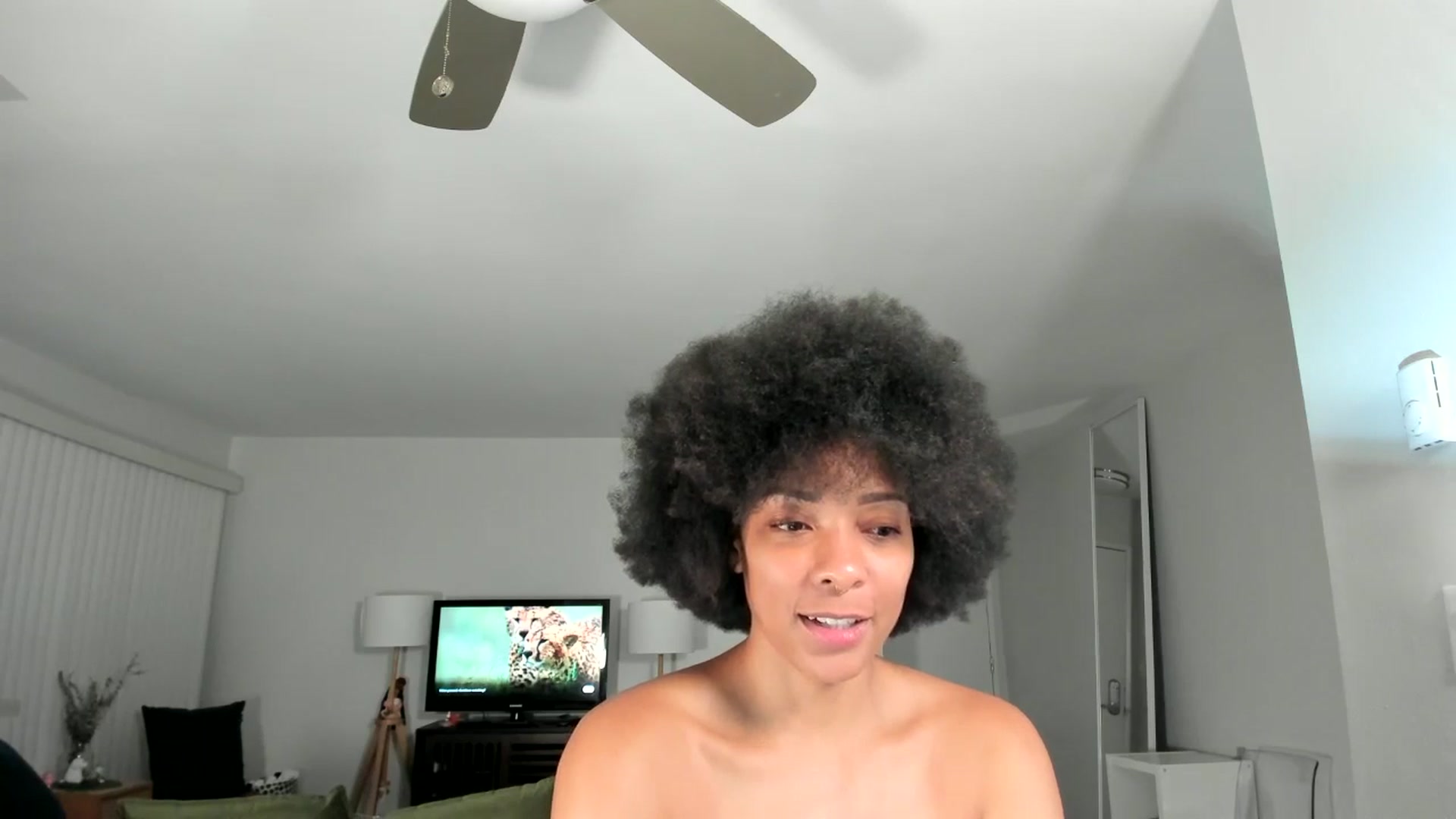 Gallery image thumbnail from Frankiiy_'s myfreecams stream on, 12/11/2024, 10:34 image 7 of 20