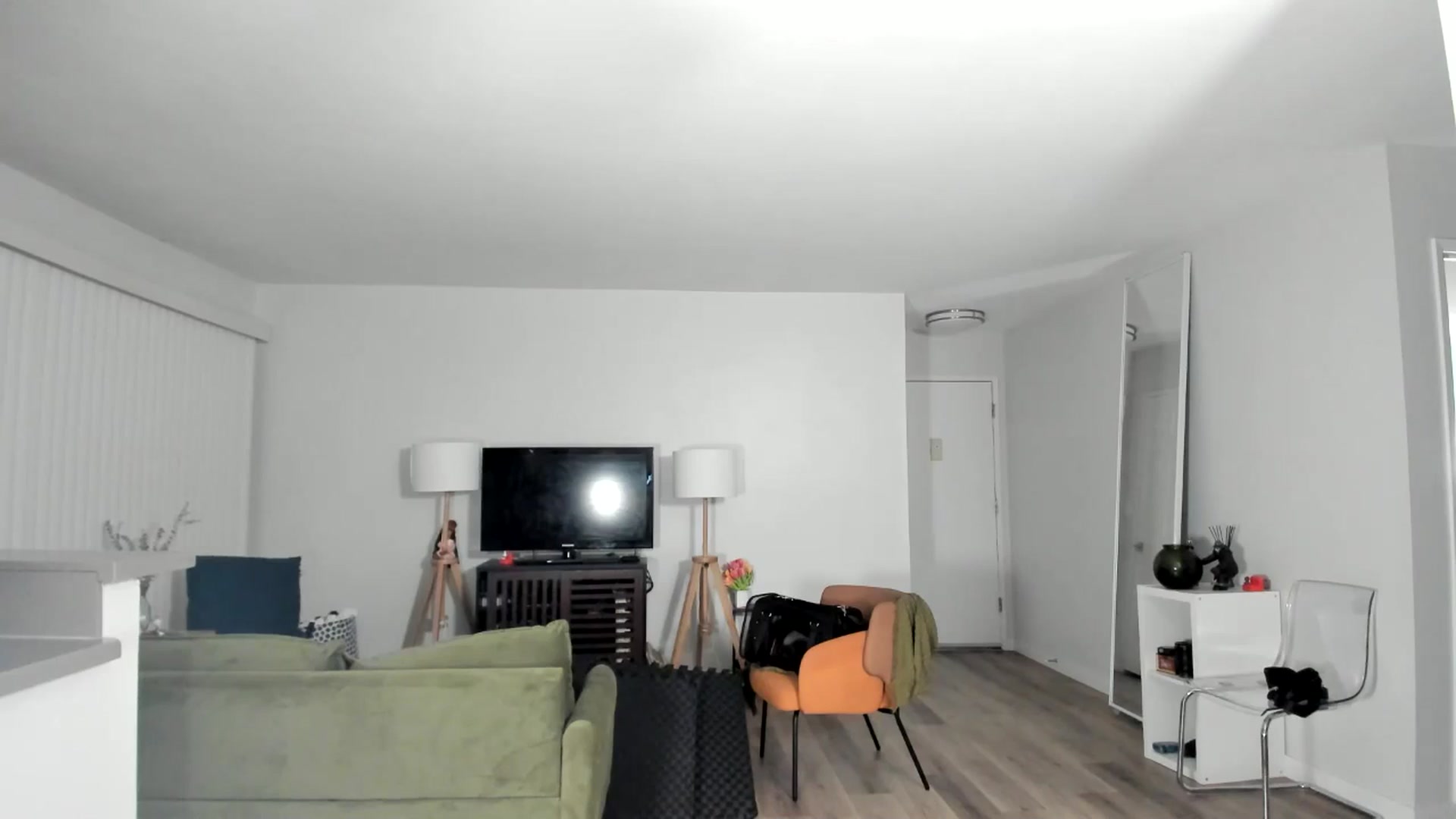 Gallery image thumbnail from Frankiiy_'s myfreecams stream on, 12/22/2024, 10:15 image 9 of 20