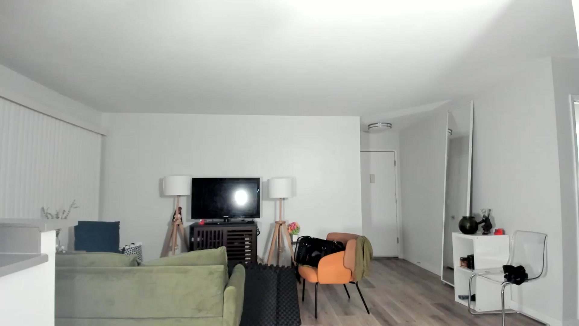 Gallery image thumbnail from Frankiiy_'s myfreecams stream on, 12/22/2024, 10:15 image 7 of 20