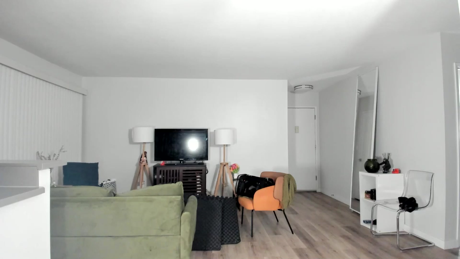 Gallery image thumbnail from Frankiiy_'s myfreecams stream on, 12/22/2024, 10:15 image 1 of 20