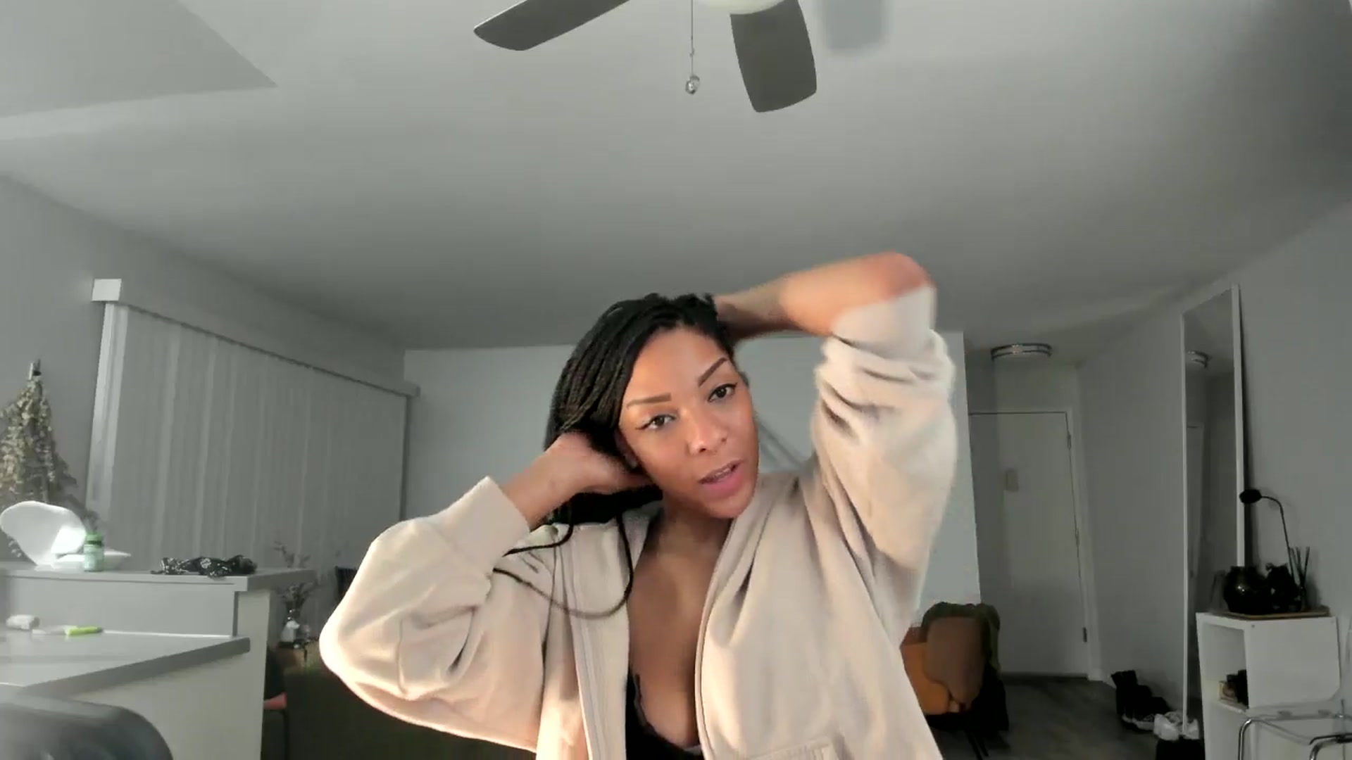 Gallery image thumbnail from Frankiiy_'s myfreecams stream on, 01/07/2025, 07:49 image 4 of 20
