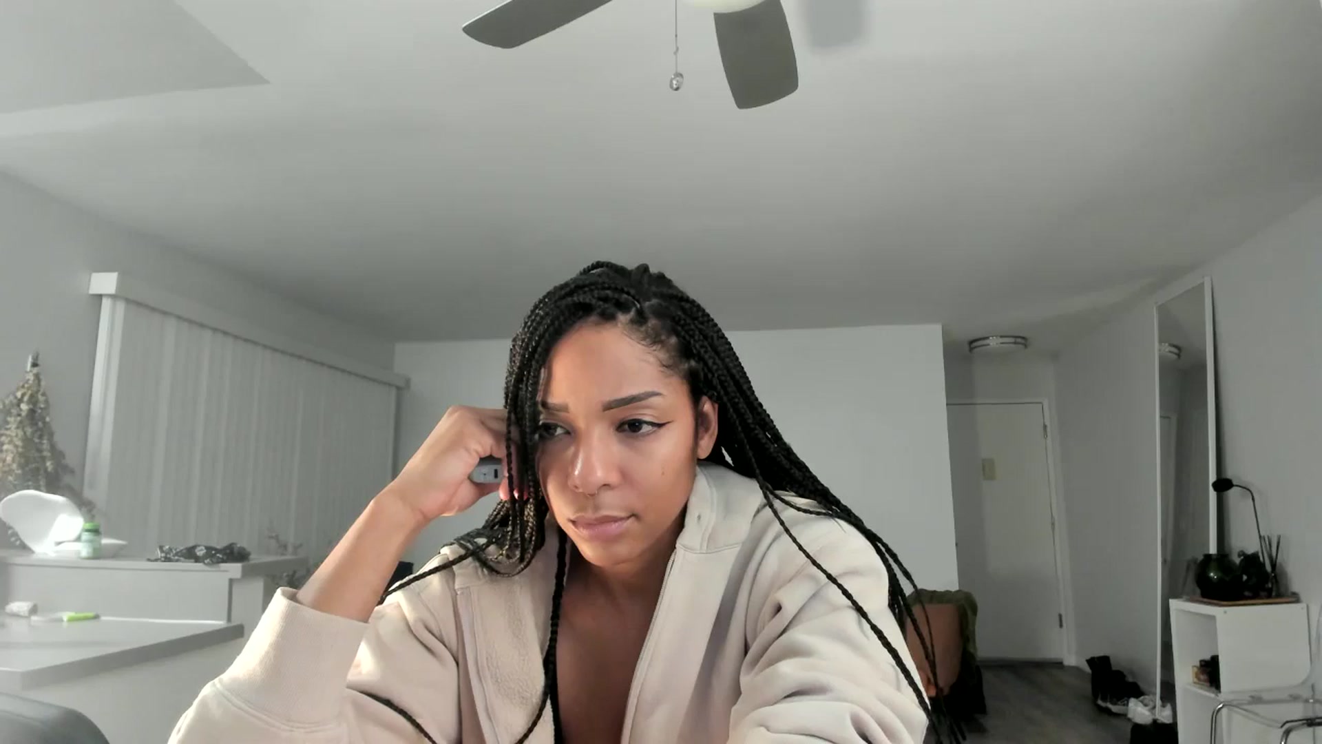 Gallery image thumbnail from Frankiiy_'s myfreecams stream on, 01/07/2025, 07:49 image 1 of 20
