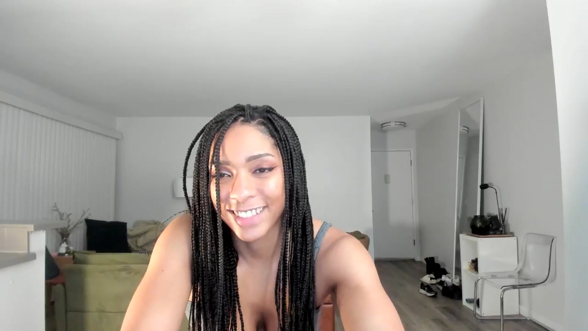 Gallery image thumbnail from Frankiiy_'s myfreecams stream on, 01/10/2025, 10:53 image 12 of 20
