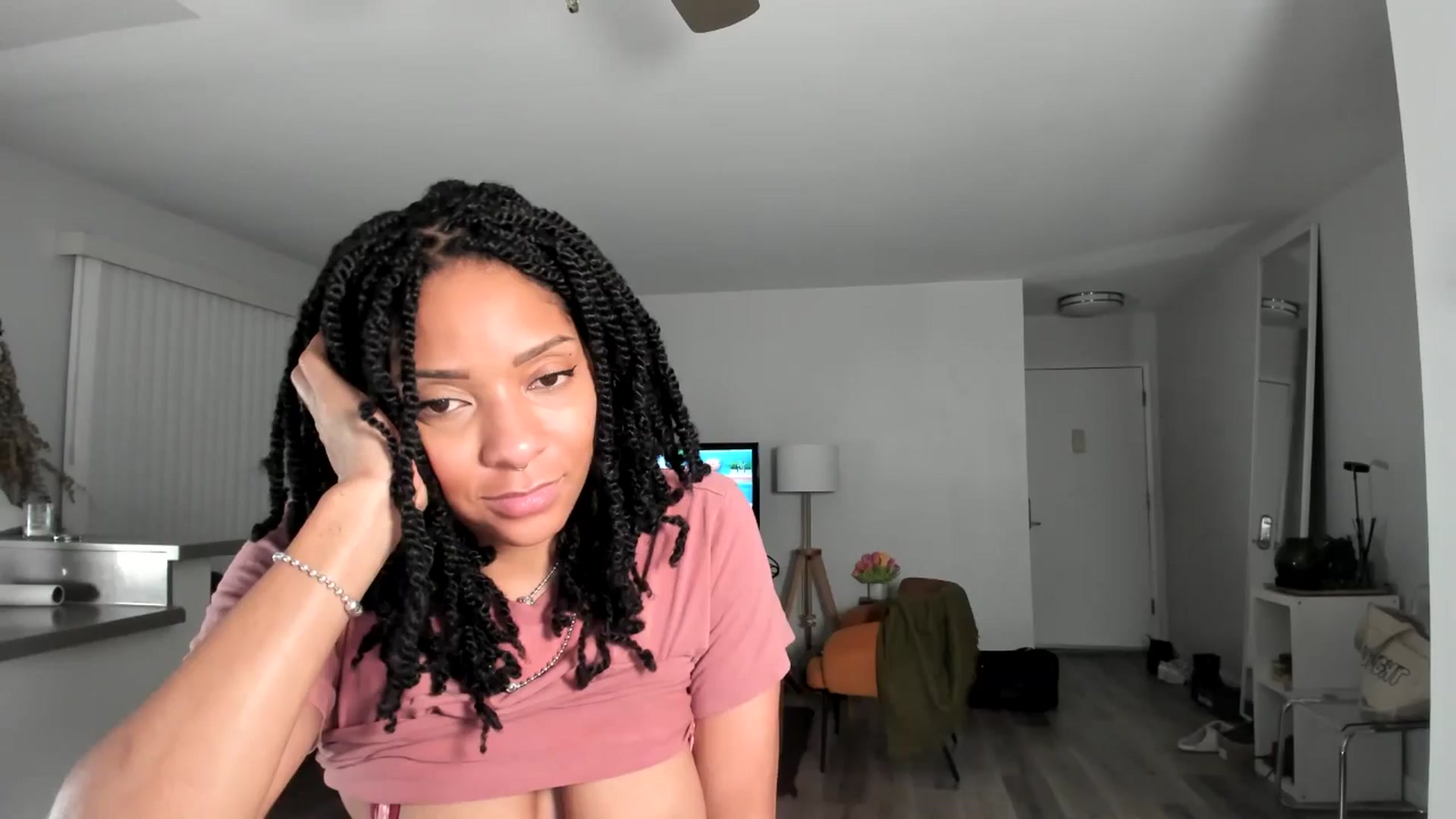 Gallery image thumbnail from Frankiiy_'s myfreecams stream on, 02/11/2025, 11:15 image 1 of 20