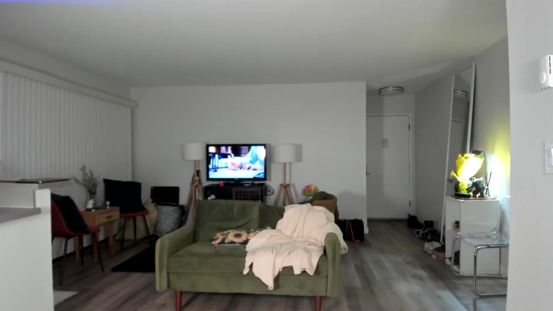 Gallery image thumbnail from Frankiiy_'s myfreecams stream on, 02/13/2025, 10:20 image 15 of 20