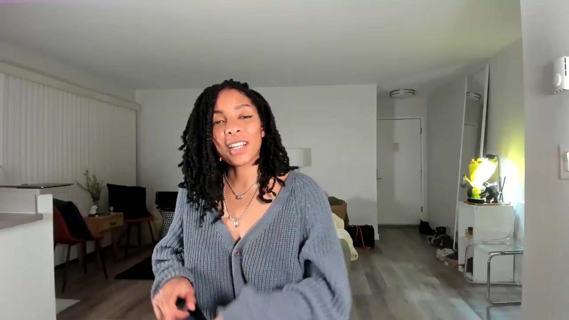 Gallery image thumbnail from Frankiiy_'s myfreecams stream on, 02/13/2025, 10:20 image 18 of 20