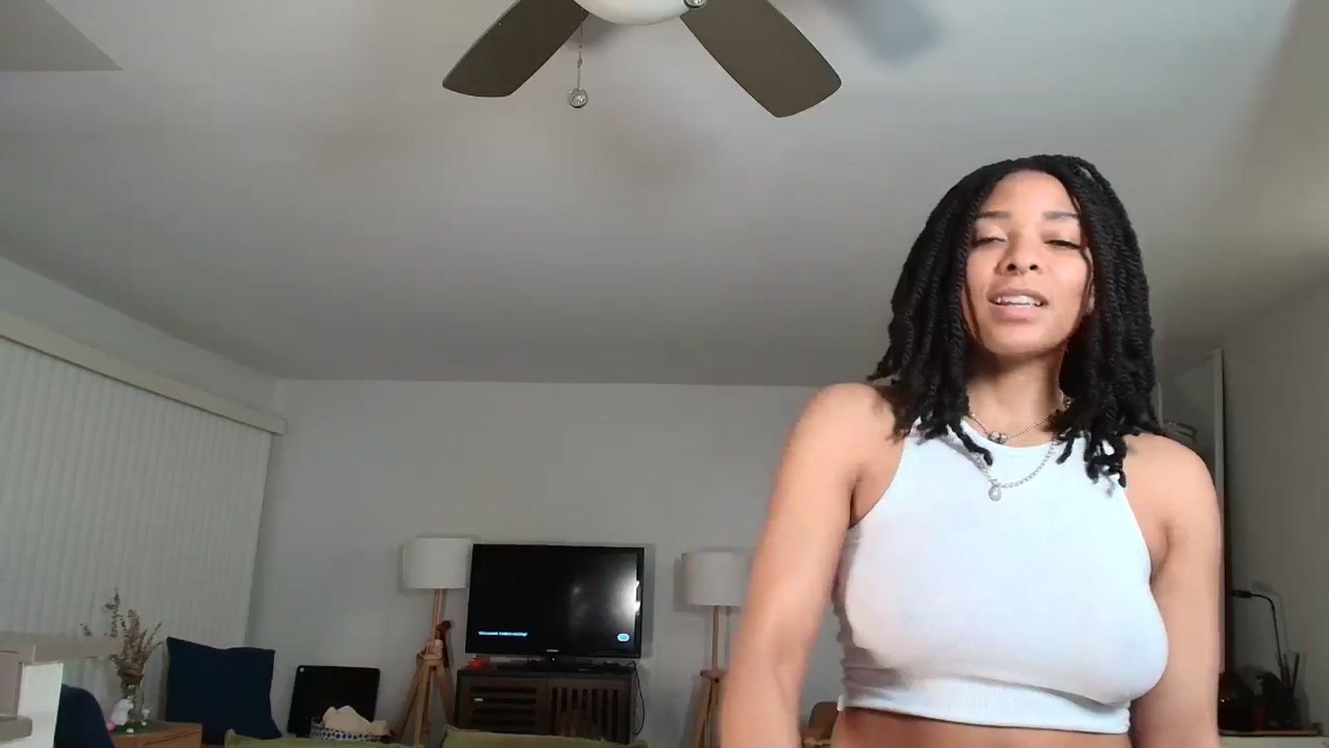 Gallery image thumbnail from Frankiiy_'s myfreecams stream on, 03/07/2025, 10:39 image 18 of 20