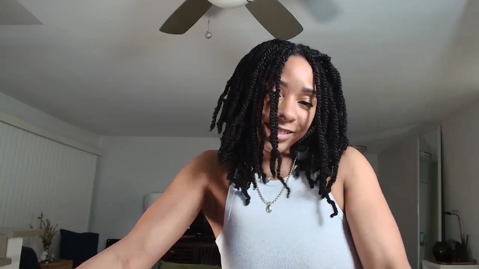 Gallery image thumbnail from Frankiiy_'s myfreecams stream on, 03/07/2025, 10:39 image 16 of 20