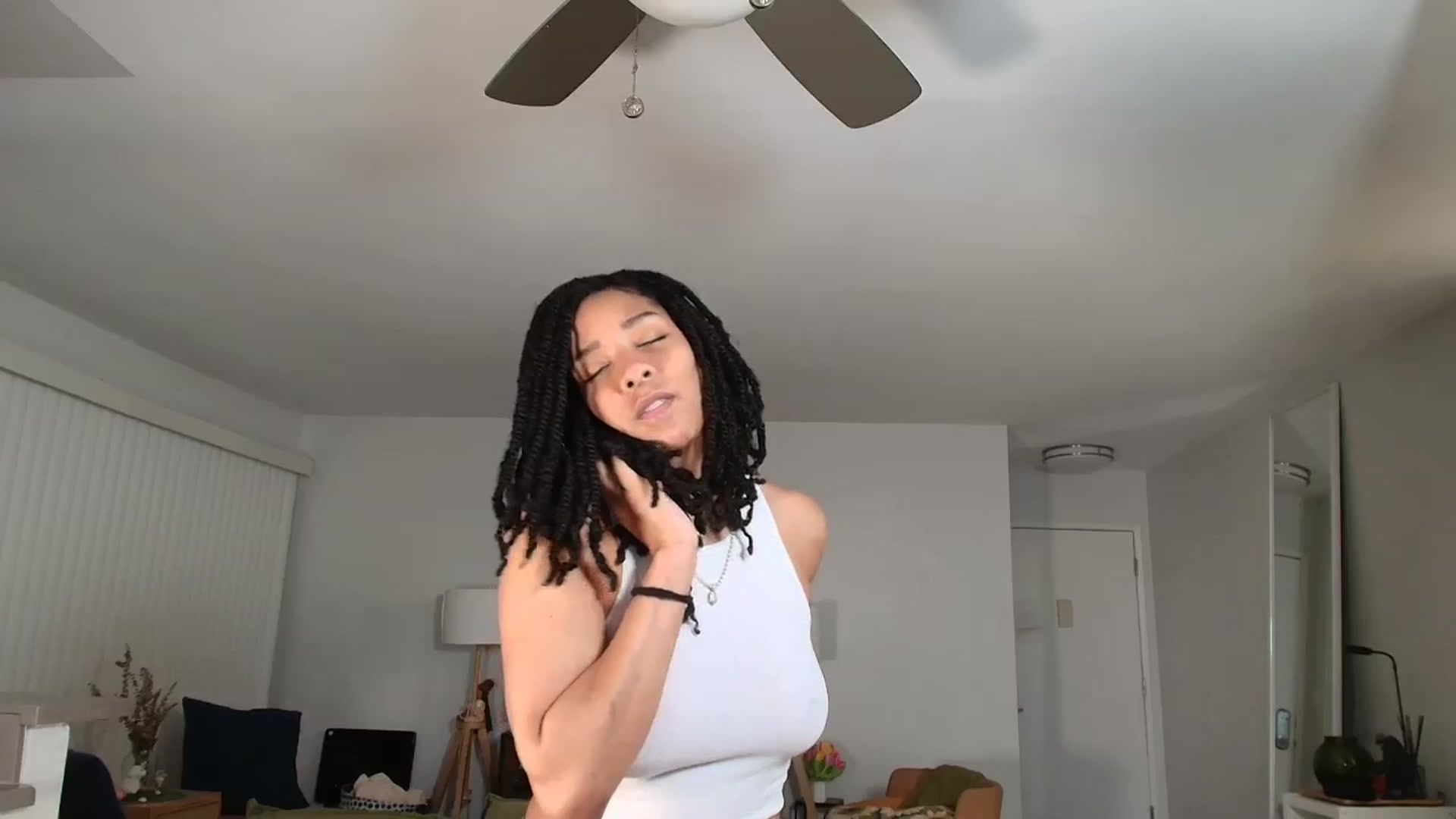 Gallery image thumbnail from Frankiiy_'s myfreecams stream on, 03/07/2025, 10:39 image 17 of 20