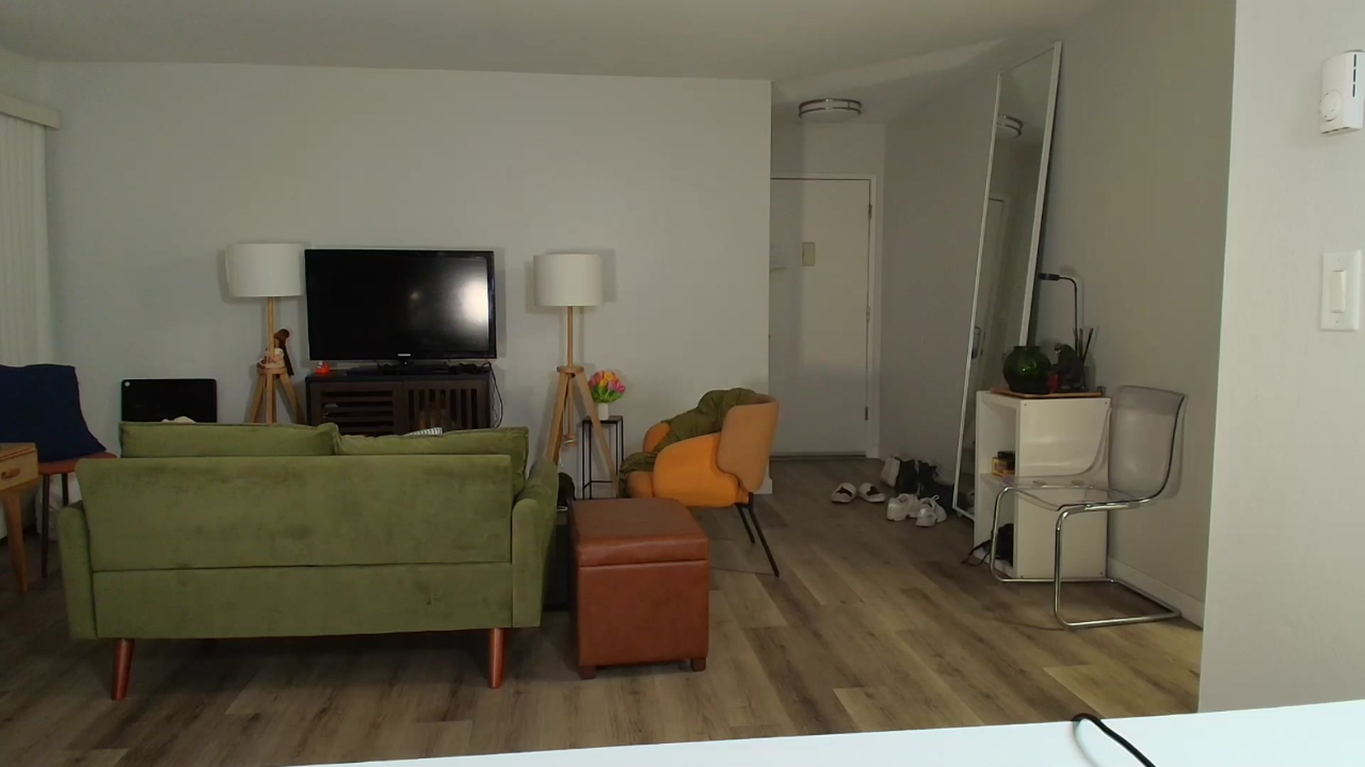 Gallery image thumbnail from Frankiiy_'s myfreecams stream on, 03/11/2025, 08:54 image 8 of 20