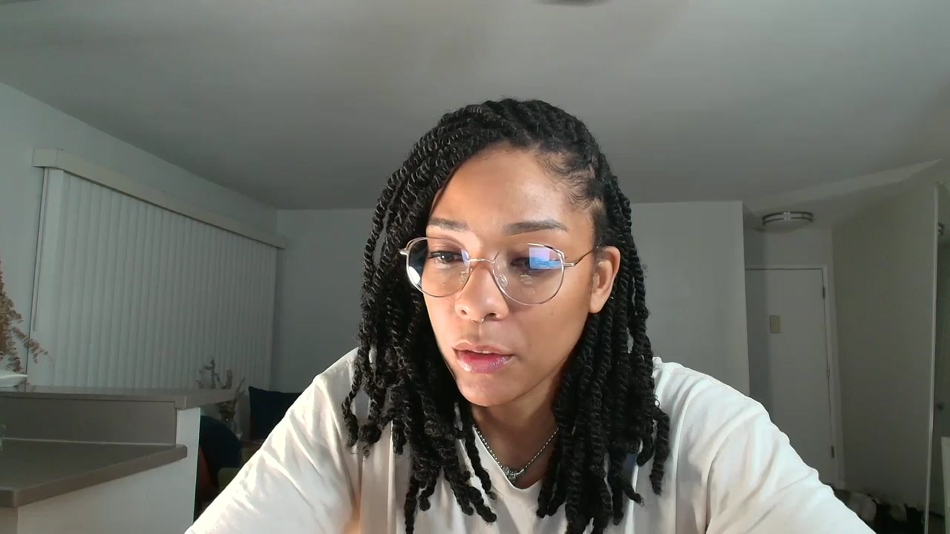 Gallery image thumbnail from Frankiiy_'s myfreecams stream on, 04/01/2025, 11:45 image 2 of 20