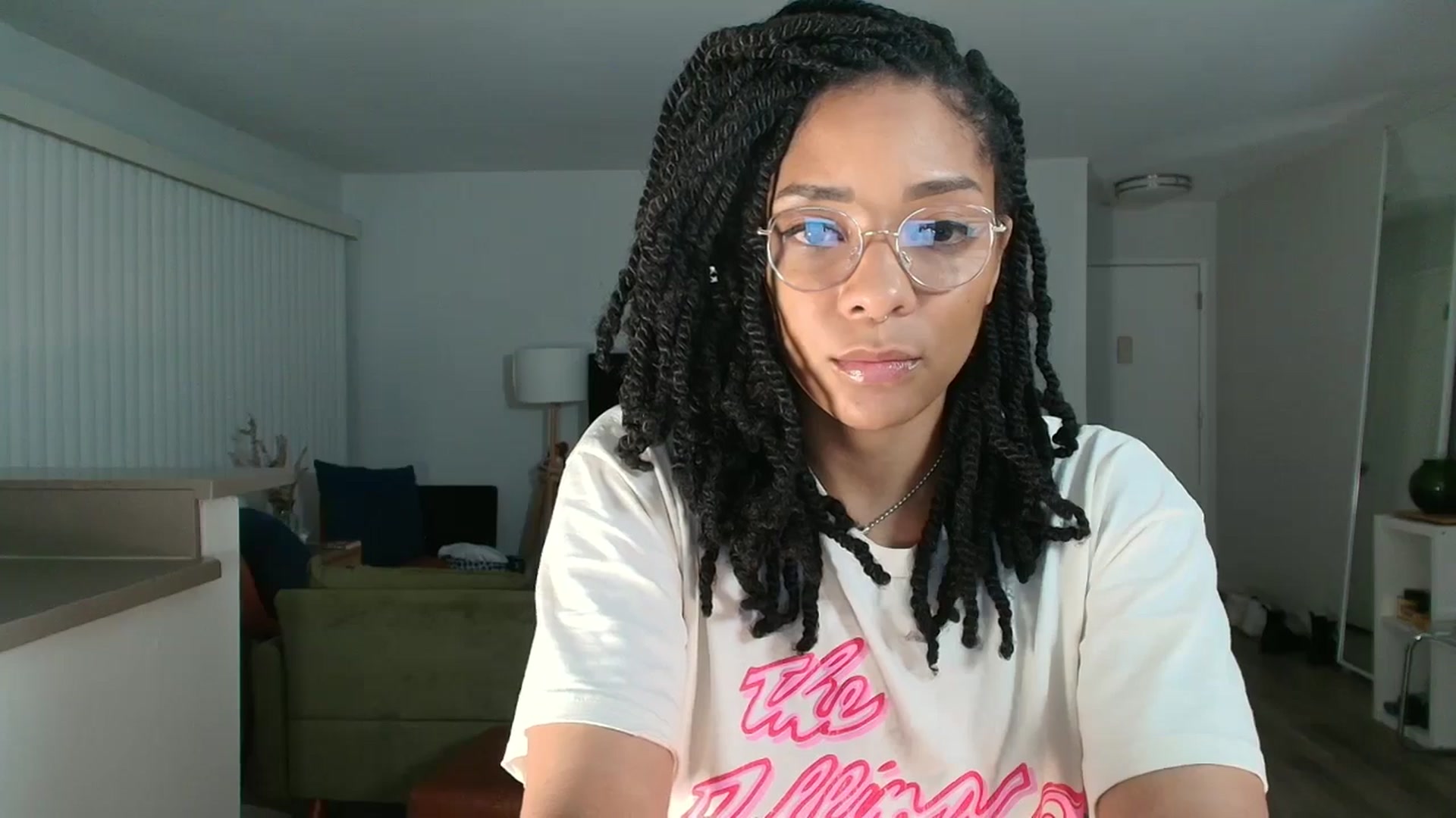Gallery image thumbnail from Frankiiy_'s myfreecams stream on, 04/01/2025, 11:45 image 13 of 20