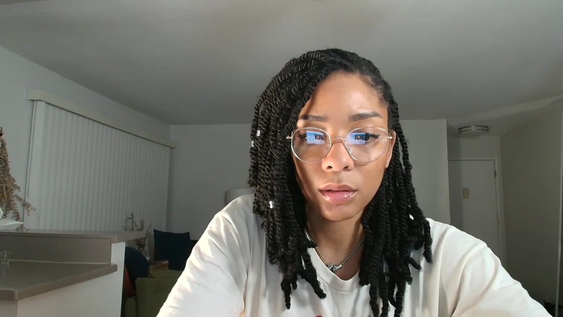 Gallery image thumbnail from Frankiiy_'s myfreecams stream on, 04/01/2025, 11:45 image 3 of 20