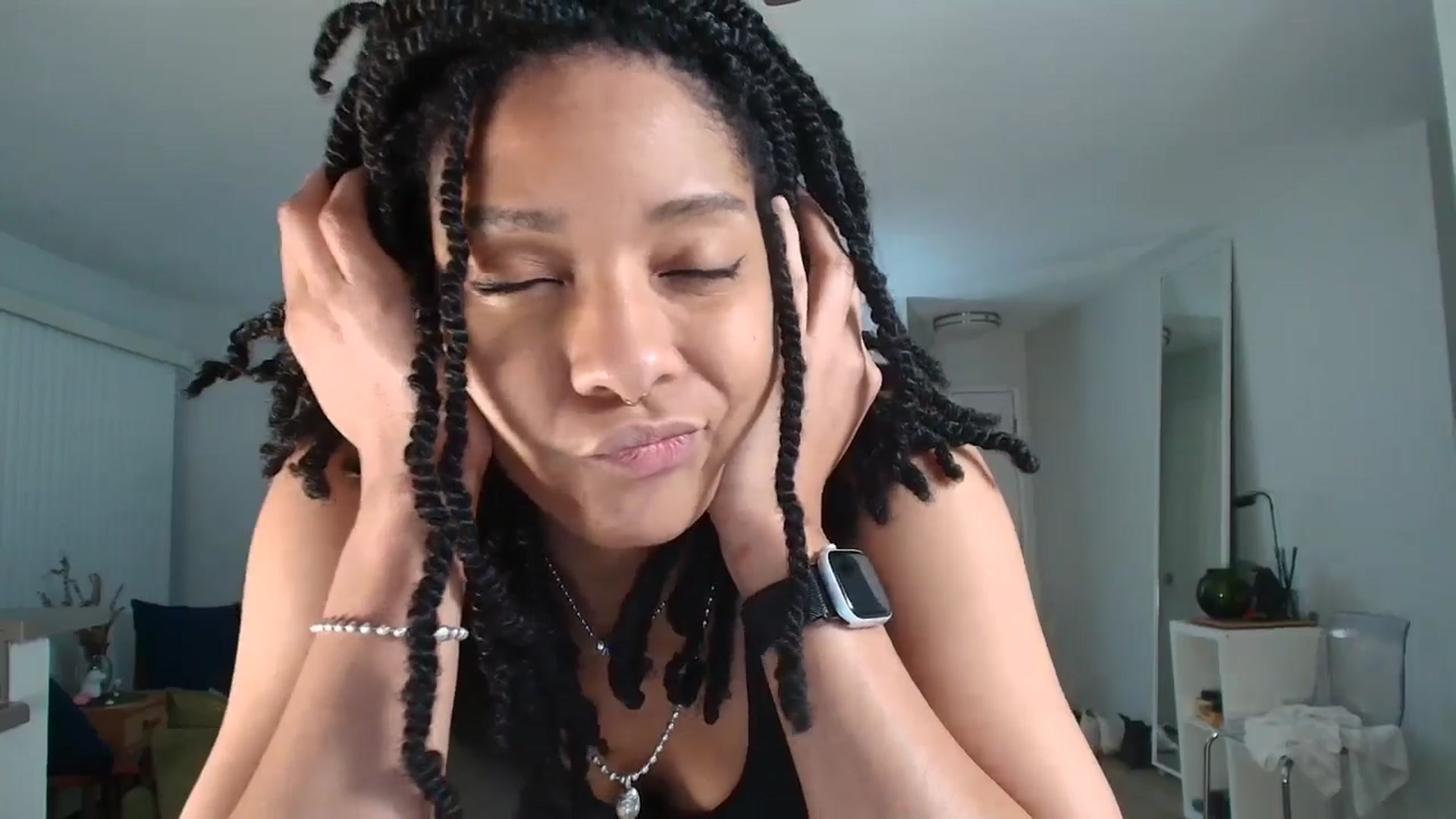 Gallery image thumbnail from Frankiiy_'s myfreecams stream on, 04/04/2025, 11:53 image 14 of 20