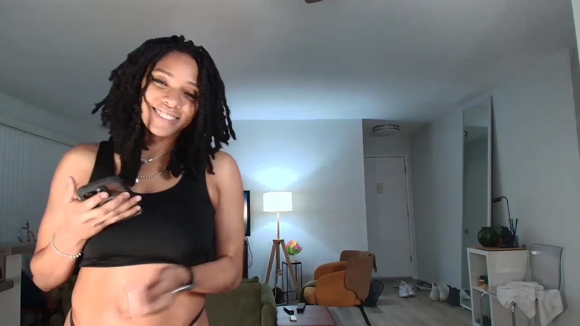 Gallery image thumbnail from Frankiiy_'s myfreecams stream on, 04/04/2025, 11:53 image 17 of 20