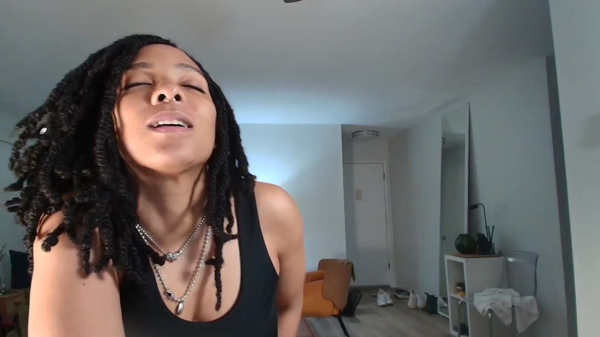 Gallery image thumbnail from Frankiiy_'s myfreecams stream on, 04/04/2025, 11:53 image 6 of 20