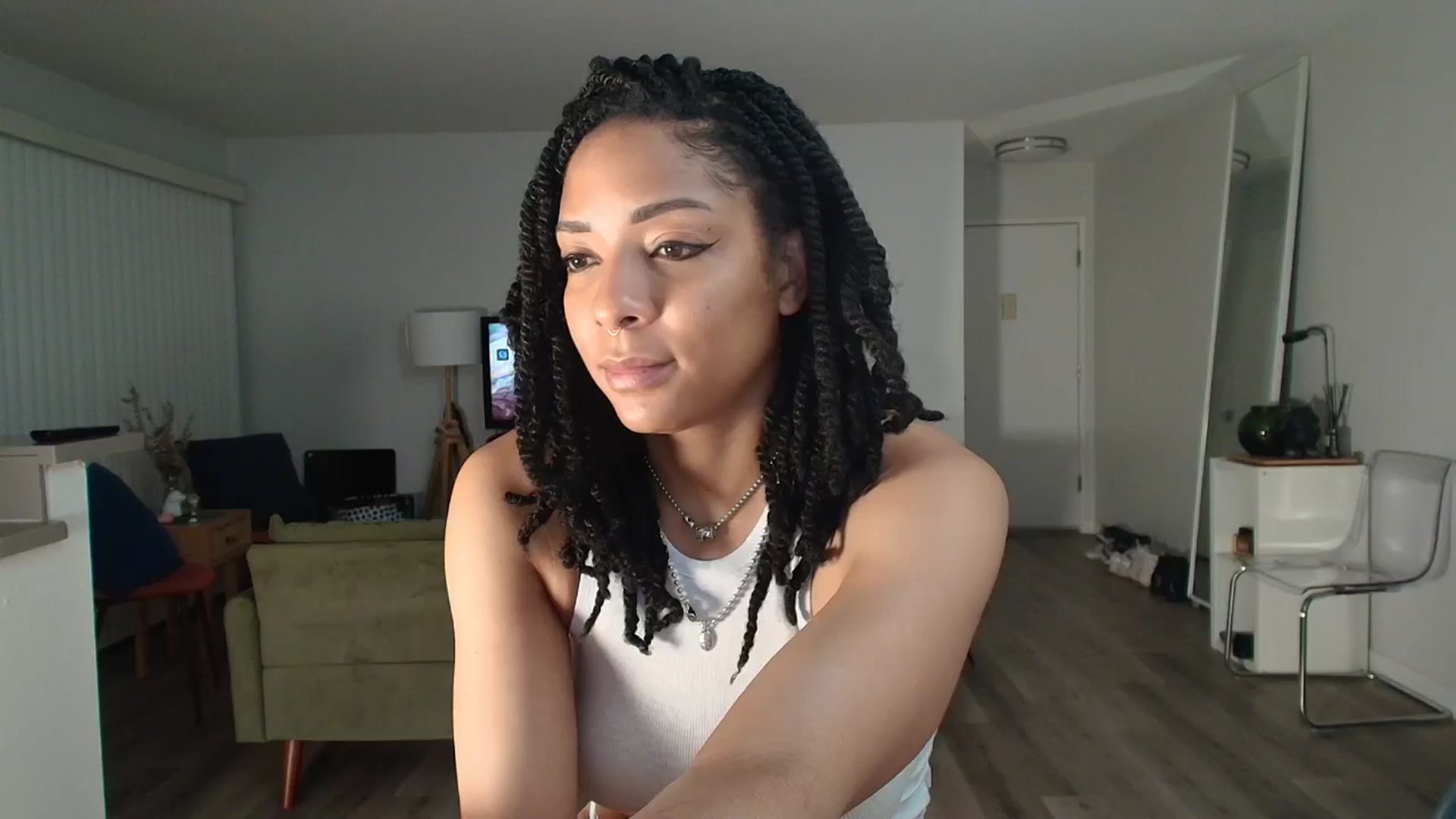 Gallery image thumbnail from Frankiiy_'s myfreecams stream on, 04/17/2025, 12:06 image 3 of 20