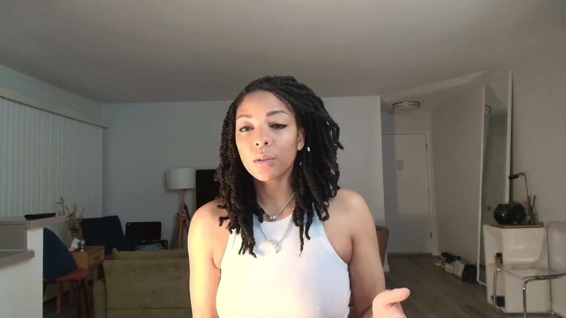 Gallery image thumbnail from Frankiiy_'s myfreecams stream on, 04/17/2025, 12:06 image 14 of 20
