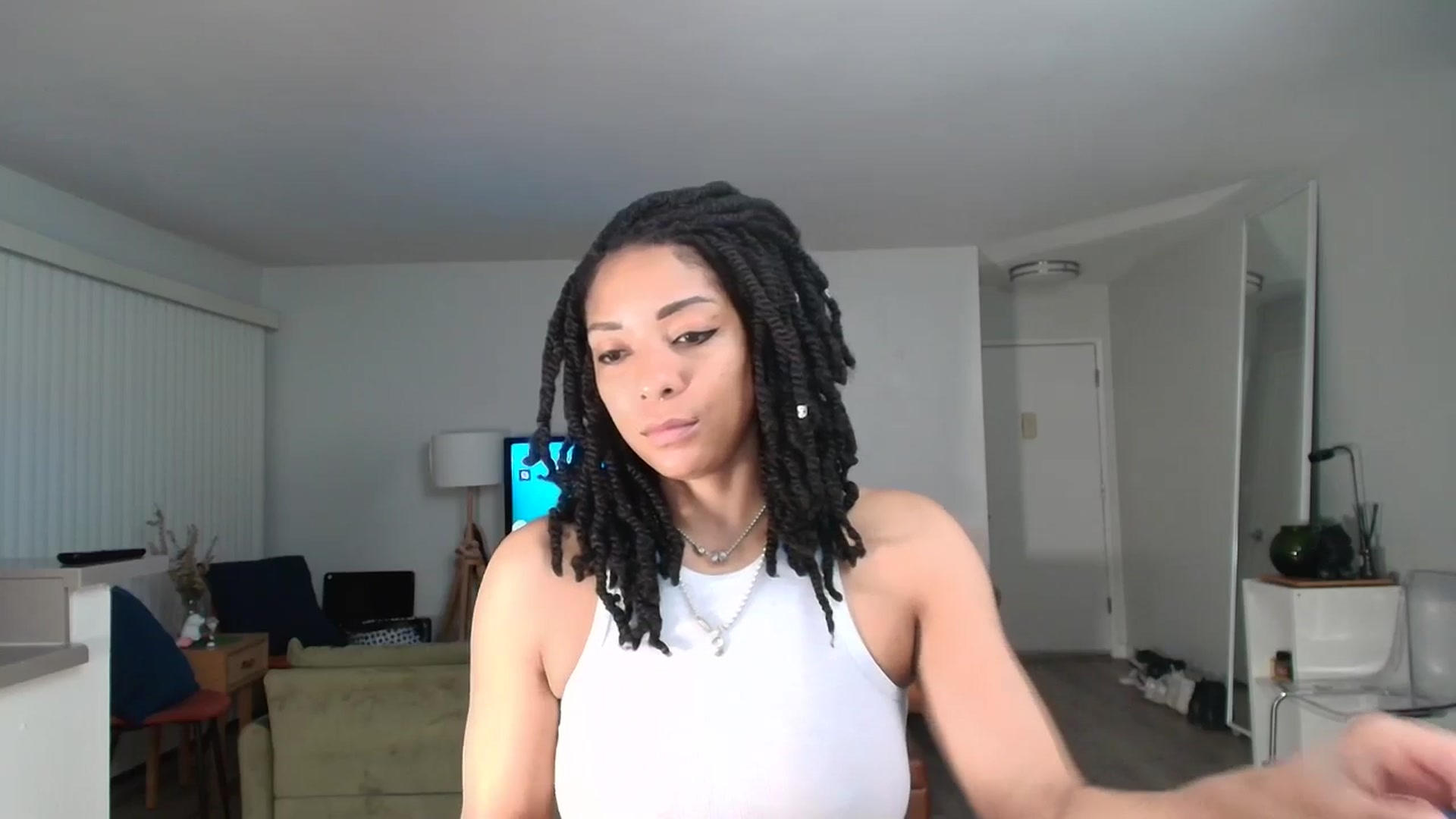 Gallery image thumbnail from Frankiiy_'s myfreecams stream on, 04/17/2025, 12:06 image 12 of 20
