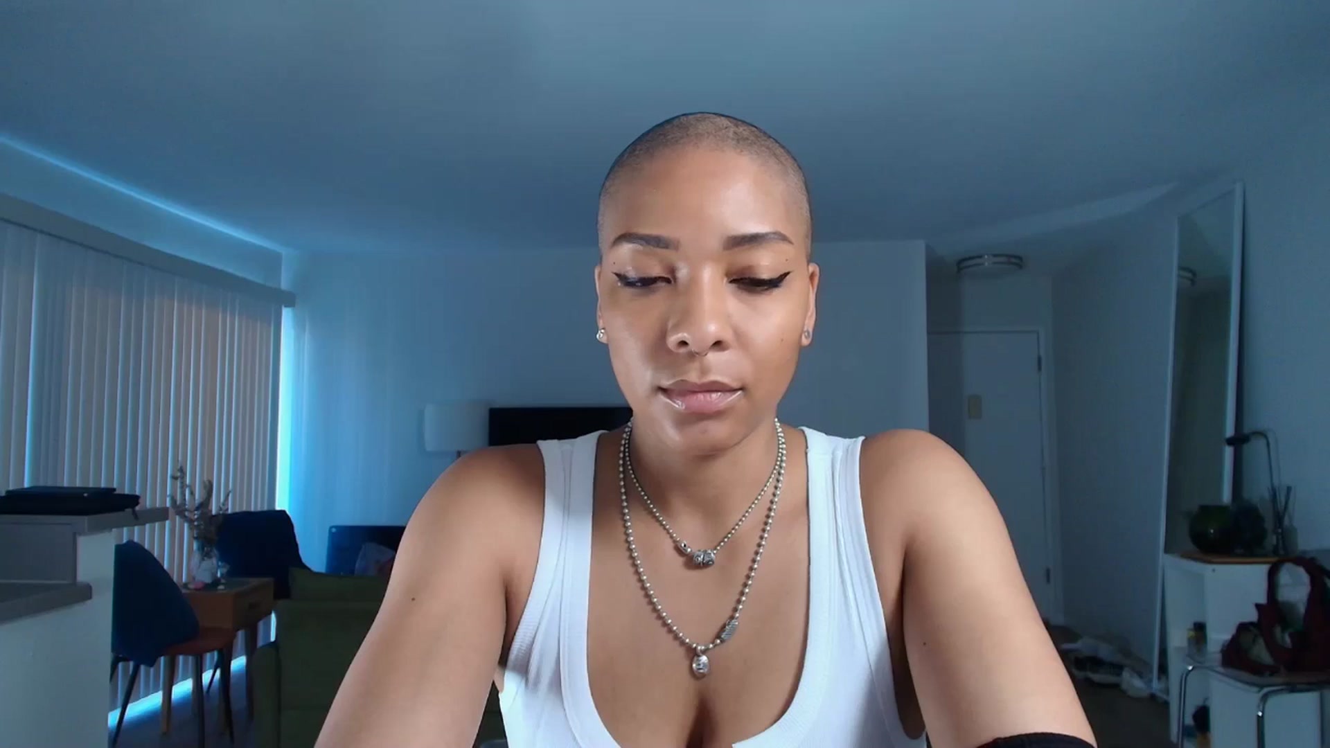 Gallery image thumbnail from Frankiiy_'s myfreecams stream on, 05/10/2025, 24:01 image 14 of 20