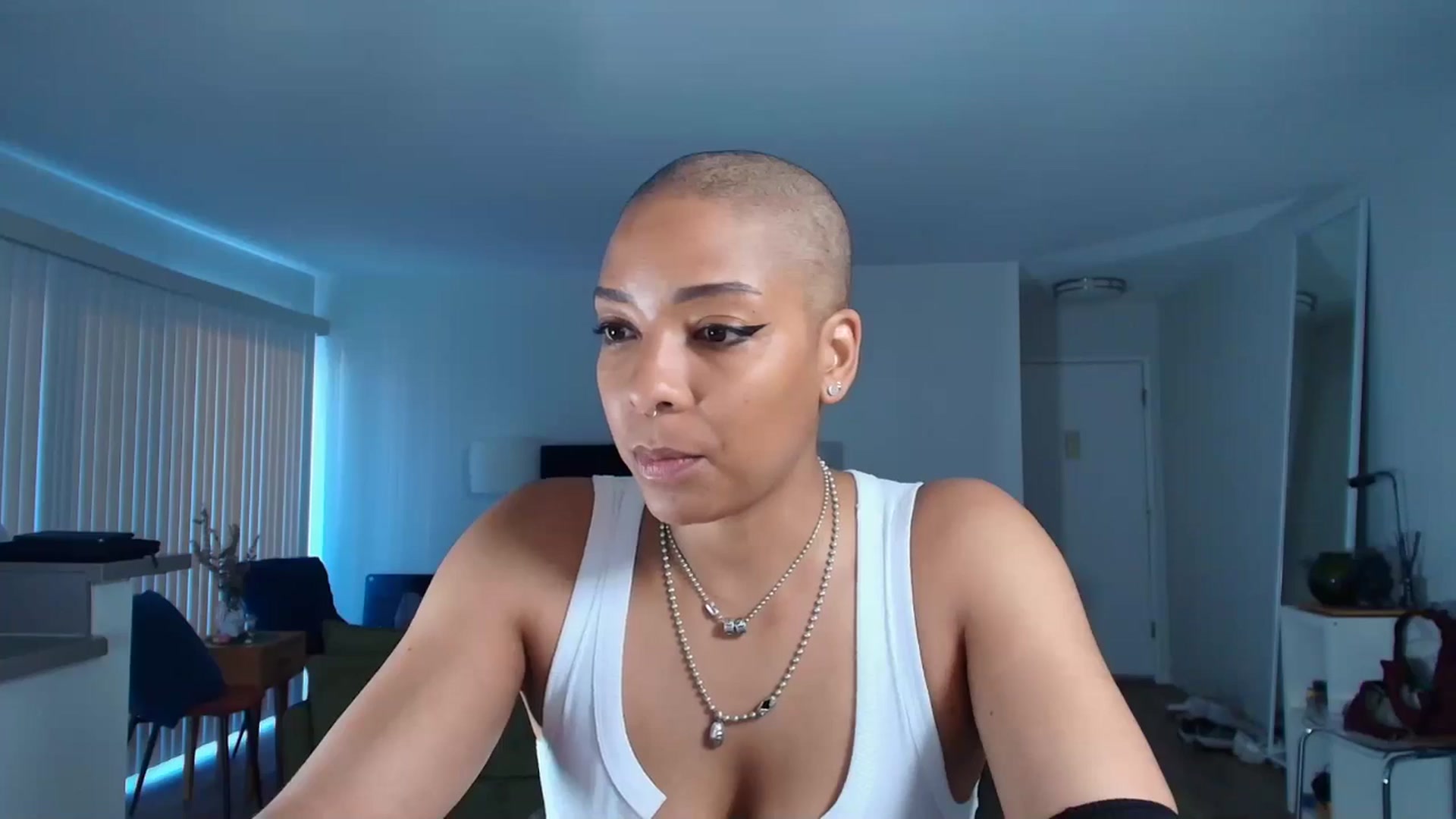 Gallery image thumbnail from Frankiiy_'s myfreecams stream on, 05/10/2025, 24:01 image 11 of 20