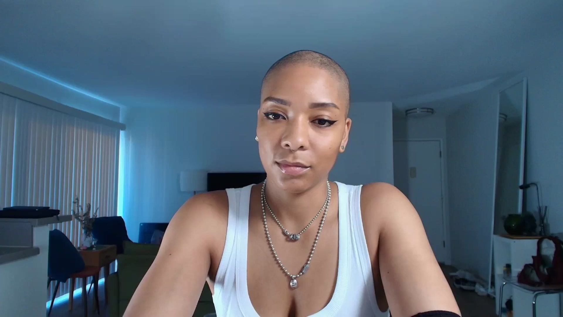 Gallery image thumbnail from Frankiiy_'s myfreecams stream on, 05/10/2025, 24:01 image 13 of 20