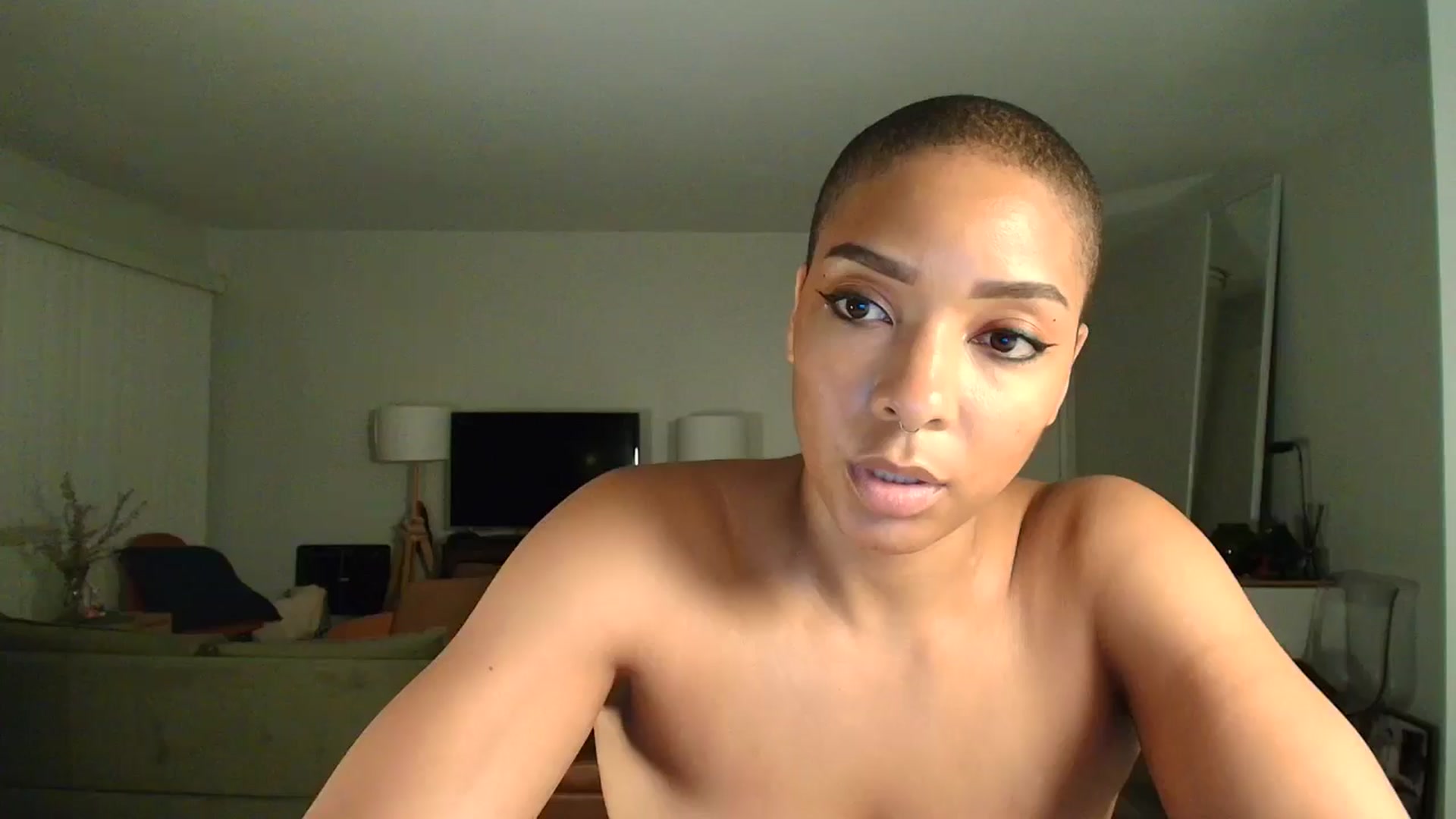 Gallery image thumbnail from Frankiiy_'s myfreecams stream on, 06/26/2025, 10:43 image 5 of 20