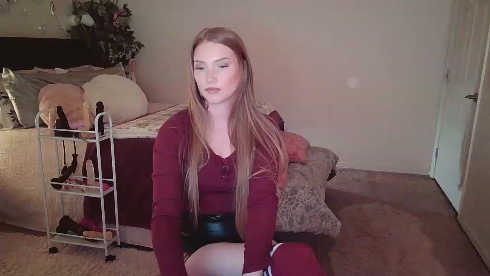 Gallery image thumbnail from Freckld_Cutie's myfreecams stream on, 12/15/2022, 20:51 image 6 of 20